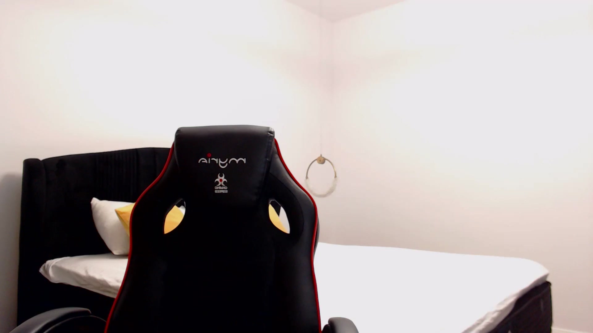 Gallery image thumbnail from LoryBell's myfreecams stream on, 09/13/2024, 24:24 image 18 of 20