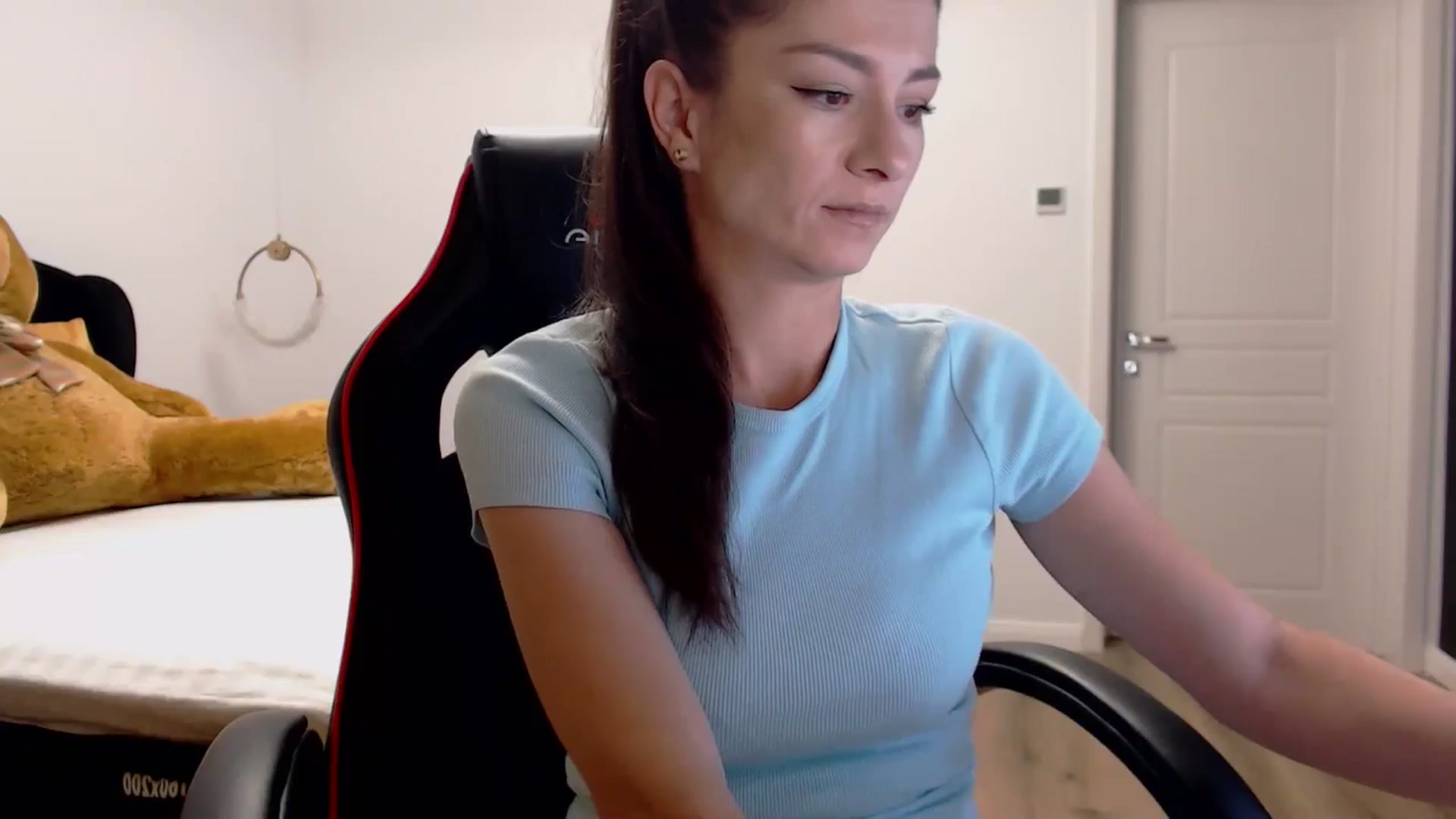 Gallery image thumbnail from LoryBell's myfreecams stream on, 09/15/2024, 22:30 image 4 of 20