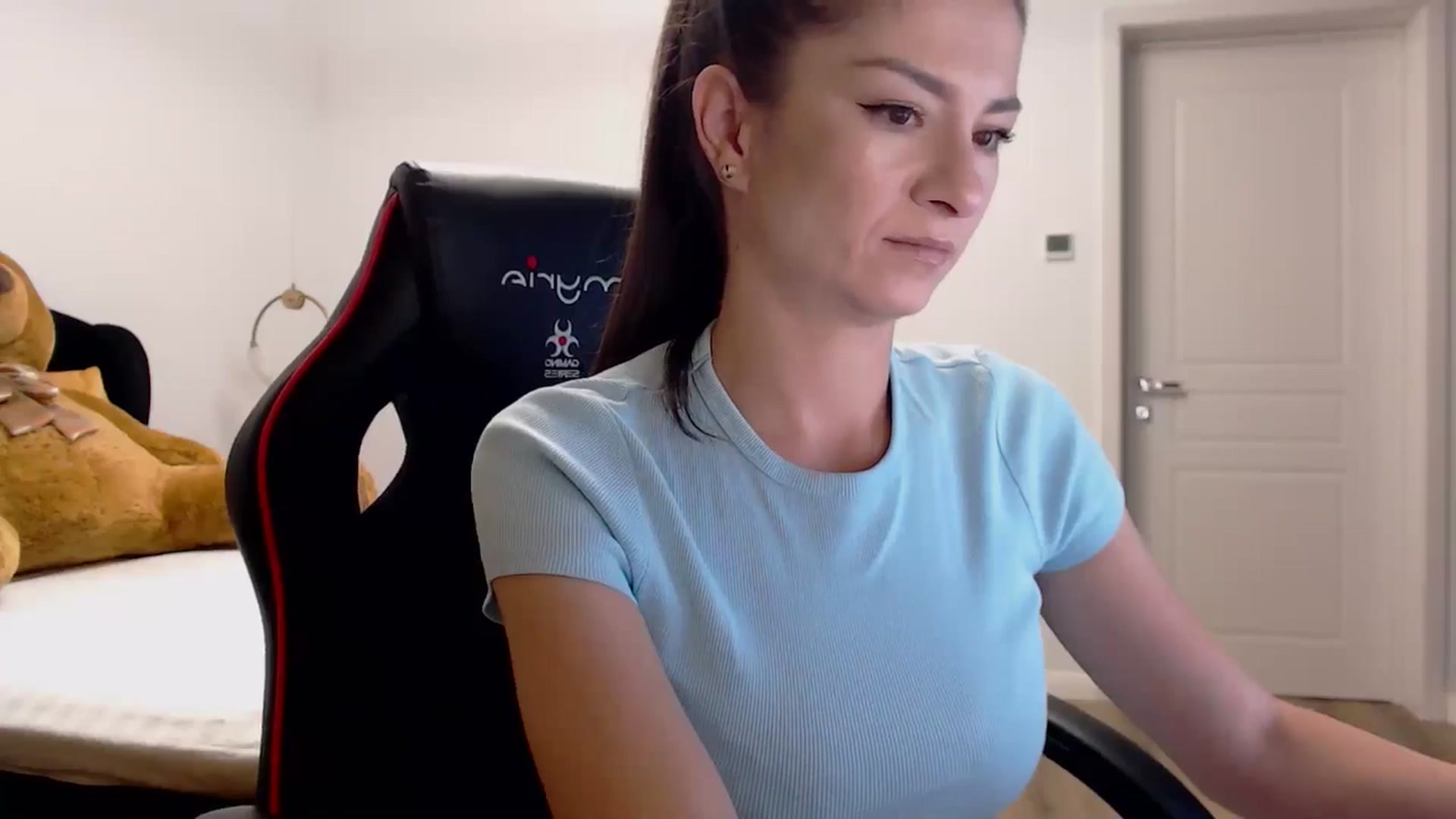 Gallery image thumbnail from LoryBell's myfreecams stream on, 09/15/2024, 22:30 image 5 of 20