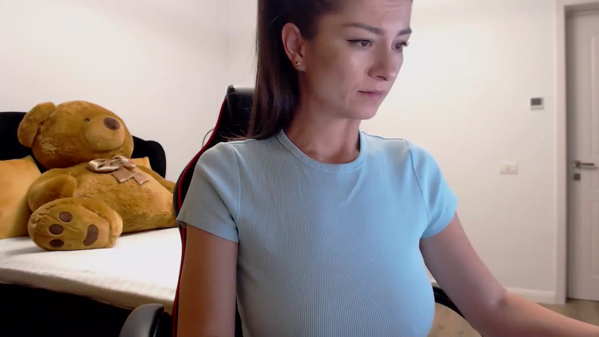 Gallery image thumbnail from LoryBell's myfreecams stream on, 09/16/2024, 24:02 image 8 of 20
