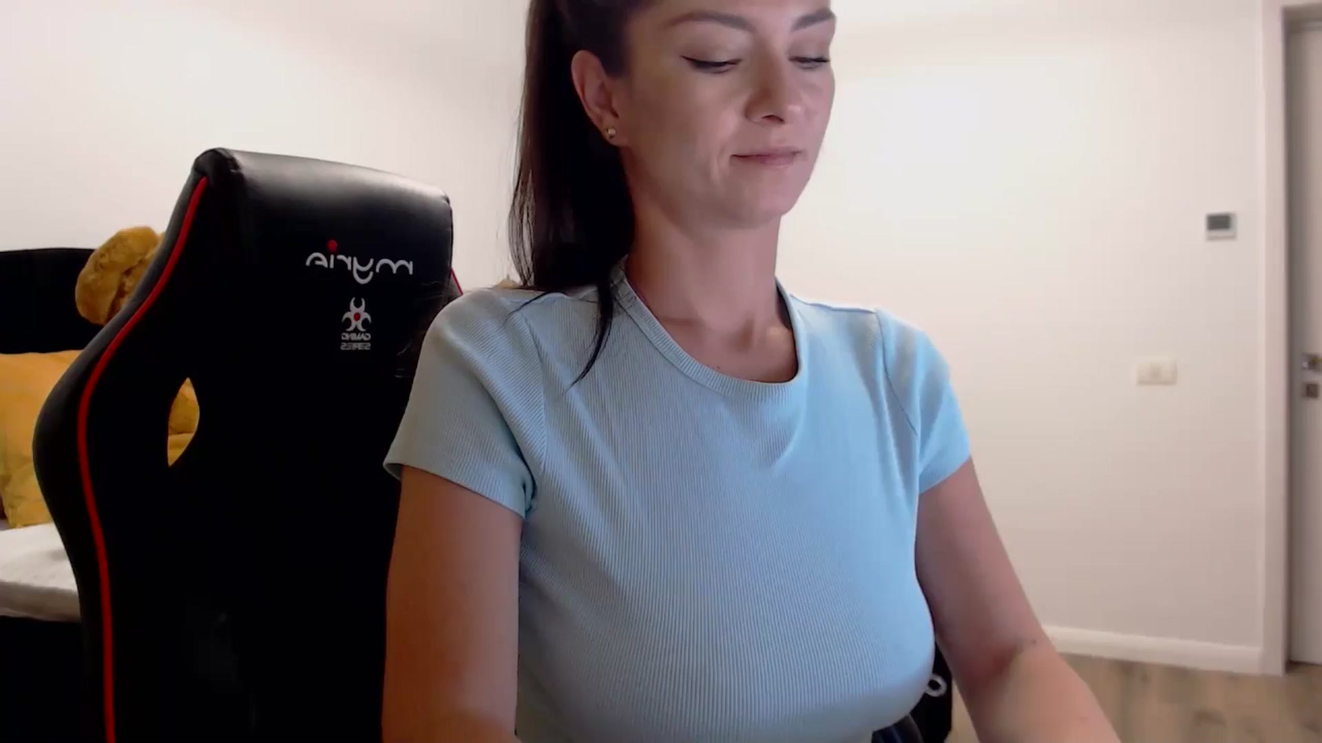 Gallery image thumbnail from LoryBell's myfreecams stream on, 09/16/2024, 24:02 image 9 of 20