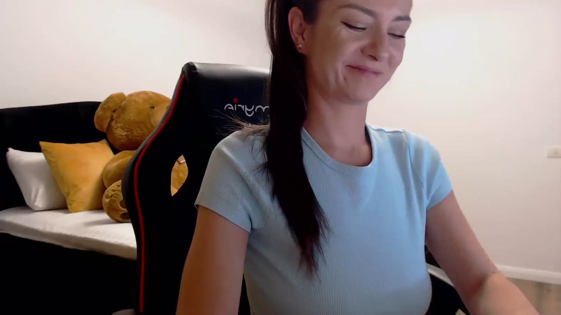 Gallery image thumbnail from LoryBell's myfreecams stream on, 09/16/2024, 24:02 image 19 of 20