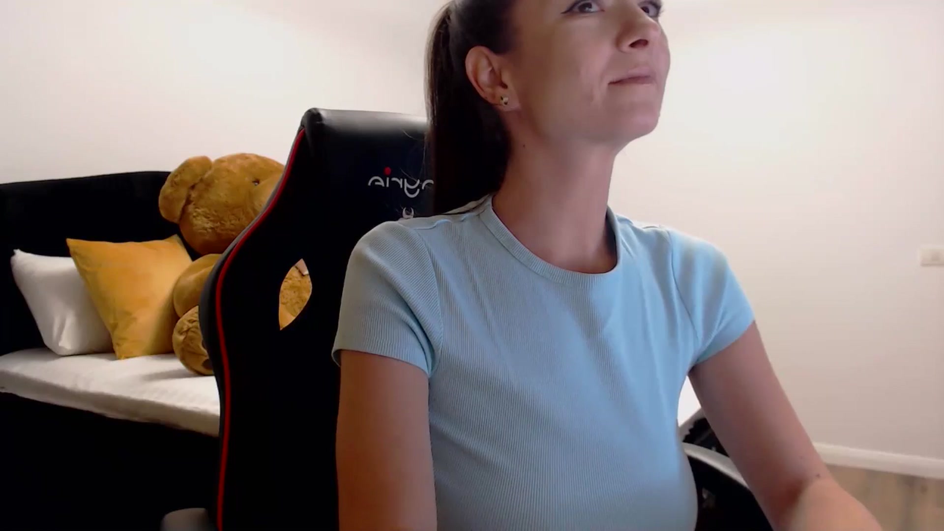 Gallery image thumbnail from LoryBell's myfreecams stream on, 09/16/2024, 24:45 image 10 of 20