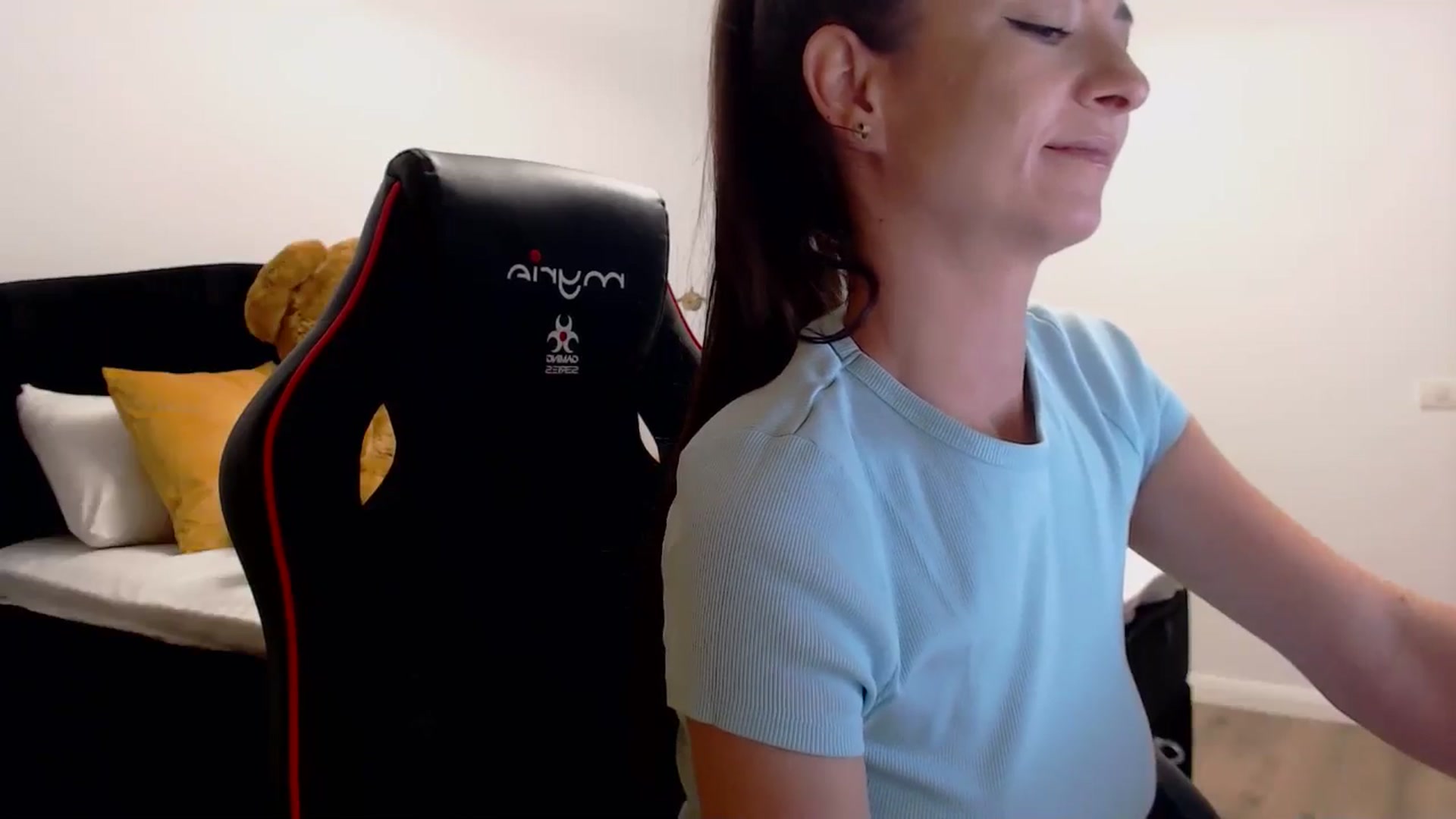 Gallery image thumbnail from LoryBell's myfreecams stream on, 09/16/2024, 24:45 image 17 of 20