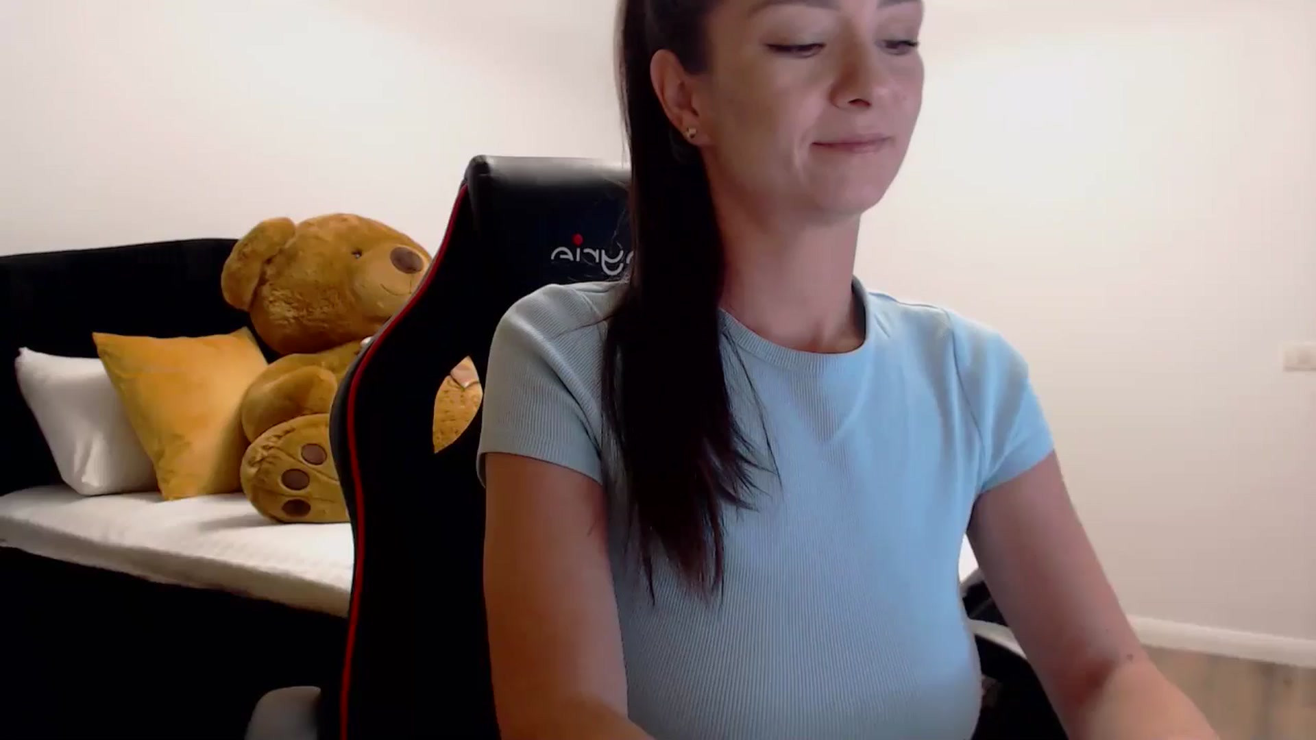 Gallery image thumbnail from LoryBell's myfreecams stream on, 09/16/2024, 24:45 image 8 of 20
