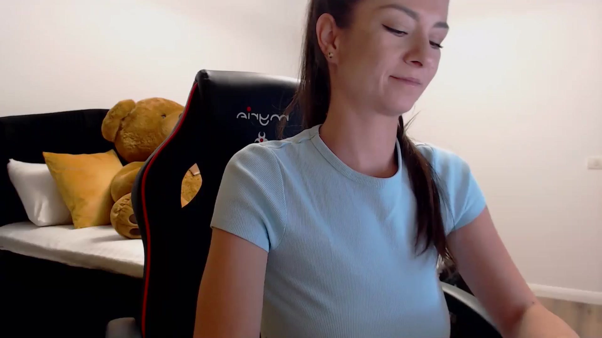 Gallery image thumbnail from LoryBell's myfreecams stream on, 09/16/2024, 24:45 image 19 of 20