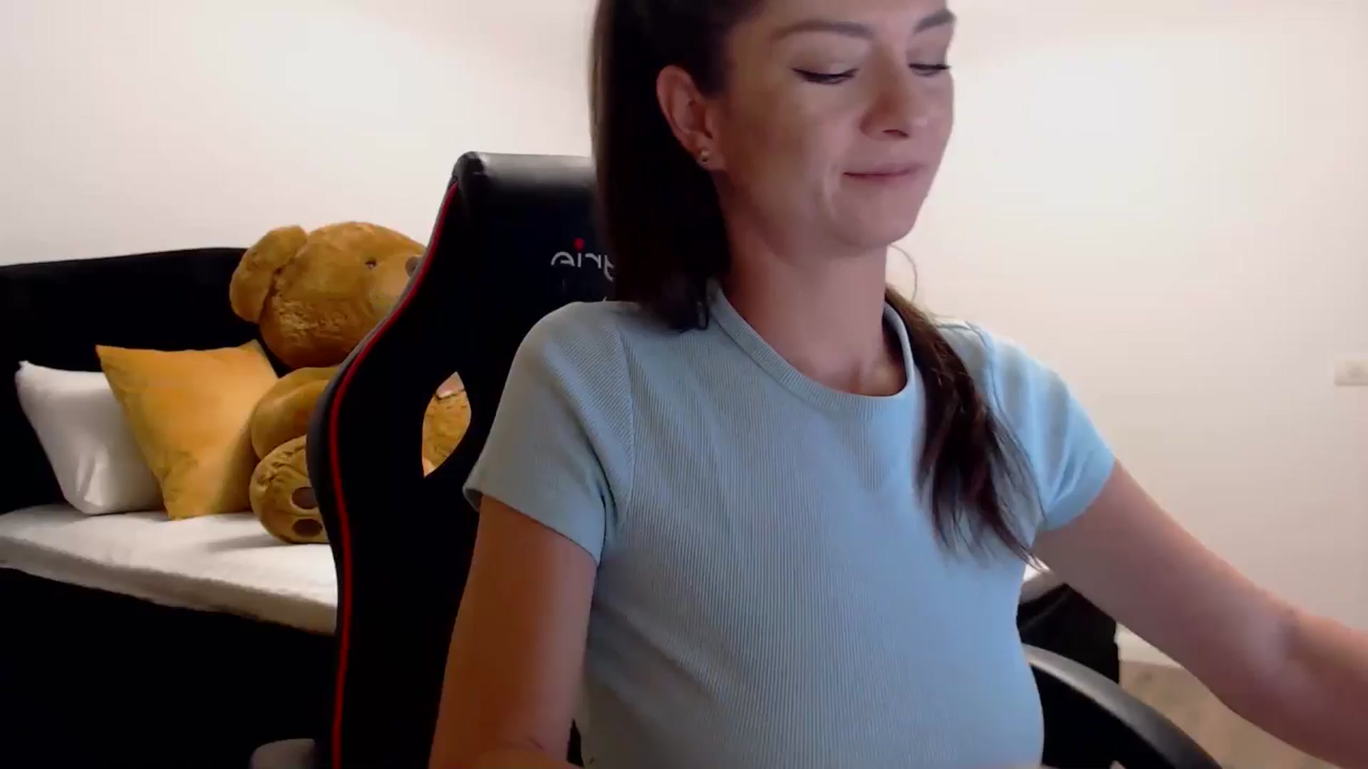 Gallery image thumbnail from LoryBell's myfreecams stream on, 09/16/2024, 24:45 image 1 of 20