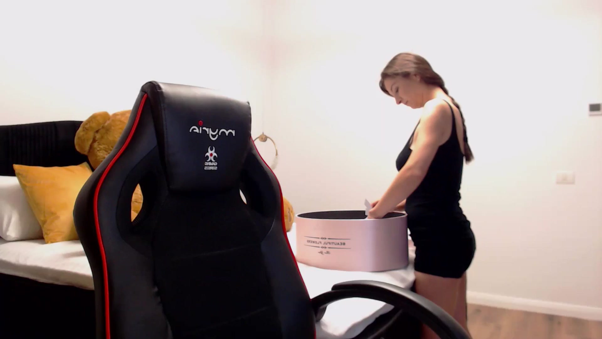 Gallery image thumbnail from LoryBell's myfreecams stream on, 09/17/2024, 05:09 image 9 of 20