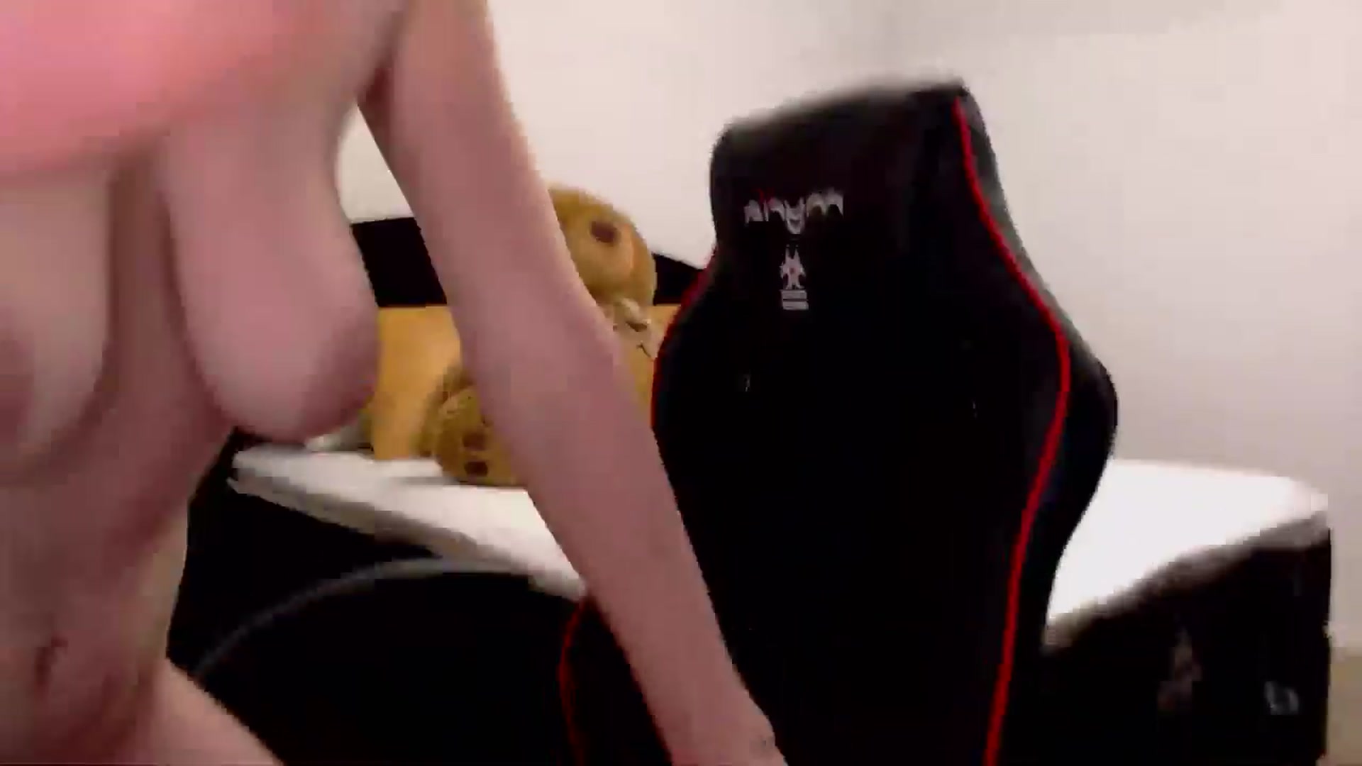 Gallery image thumbnail from LoryBell's myfreecams stream on, 09/18/2024, 01:05 image 17 of 20