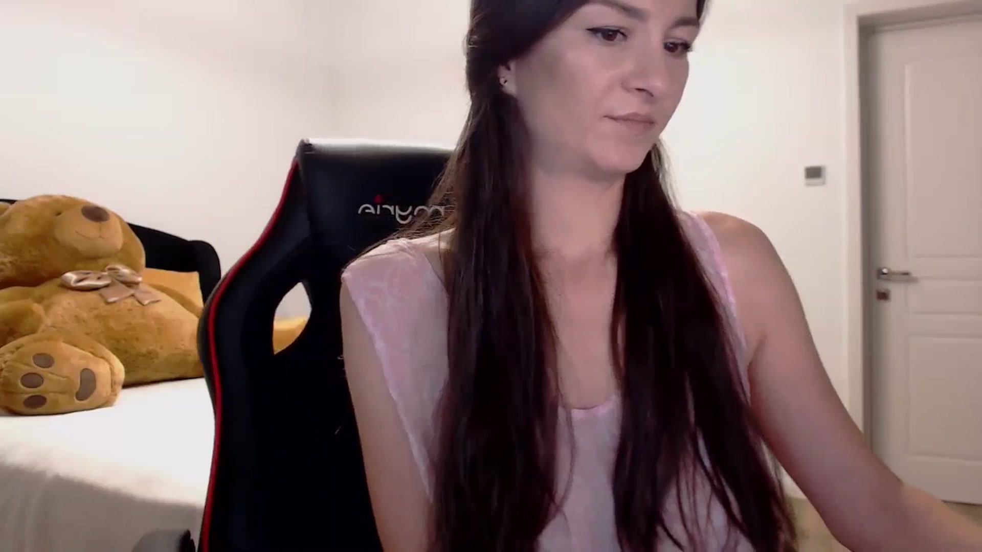 Gallery image thumbnail from LoryBell's myfreecams stream on, 09/19/2024, 24:15 image 2 of 20