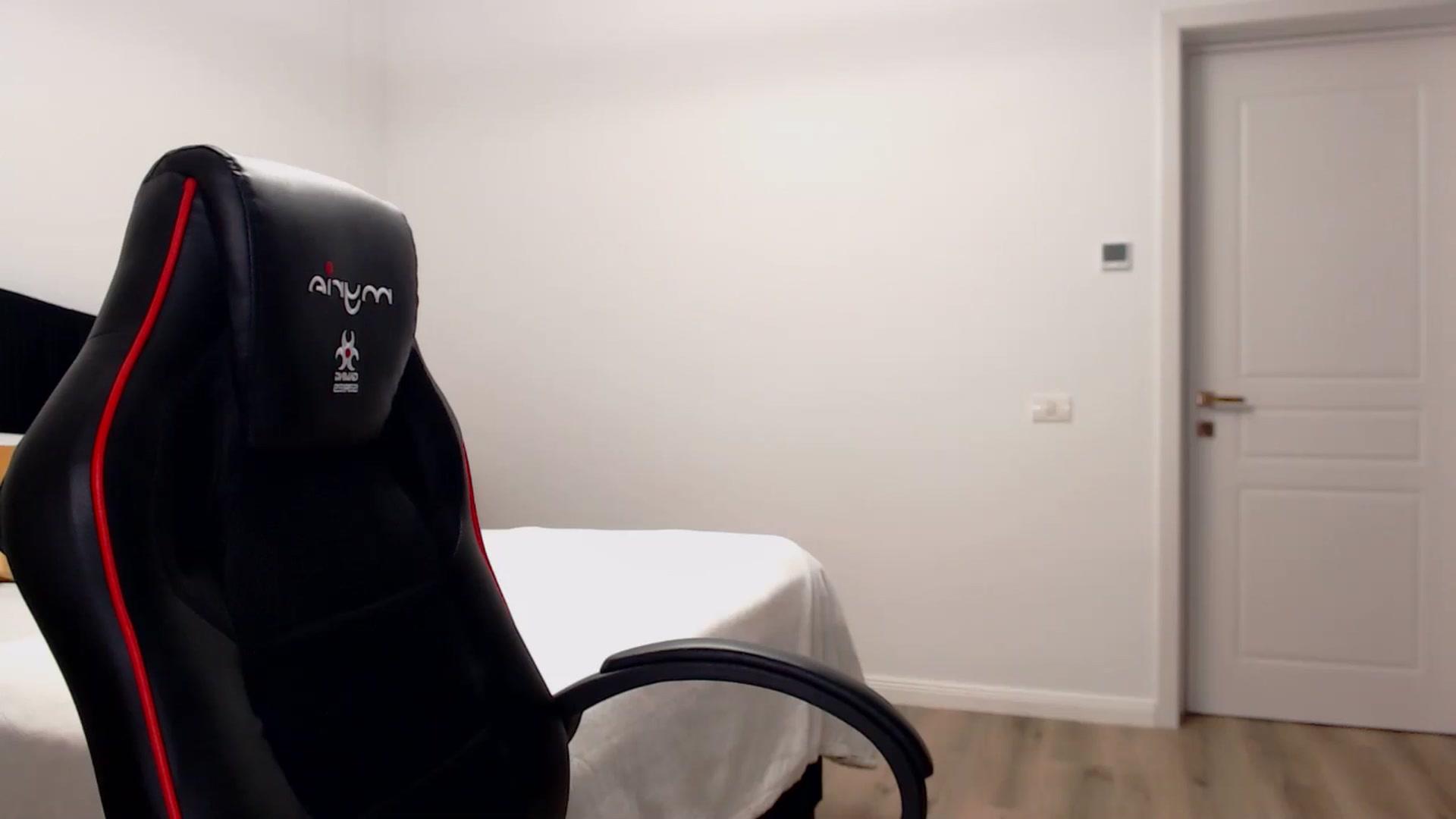 Gallery image thumbnail from LoryBell's myfreecams stream on, 09/21/2024, 01:18 image 10 of 20