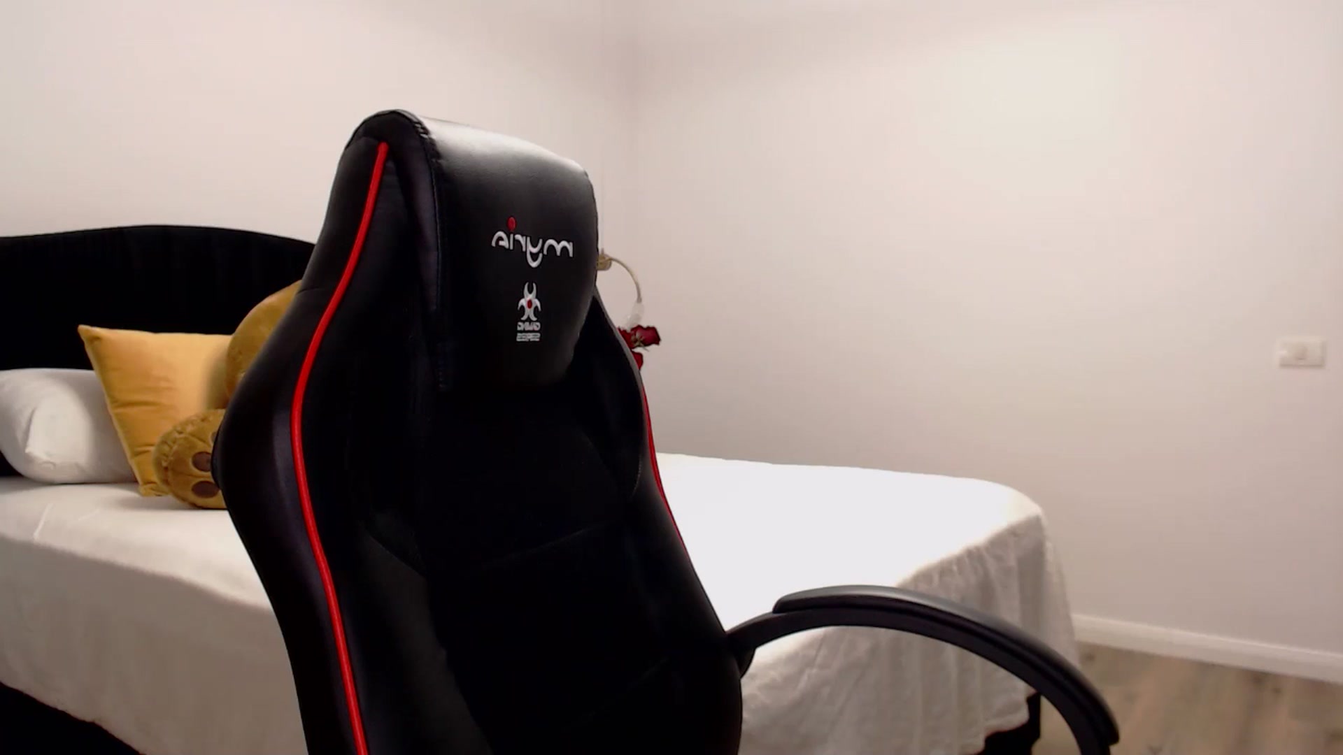 Gallery image thumbnail from LoryBell's myfreecams stream on, 09/28/2024, 23:07 image 14 of 20
