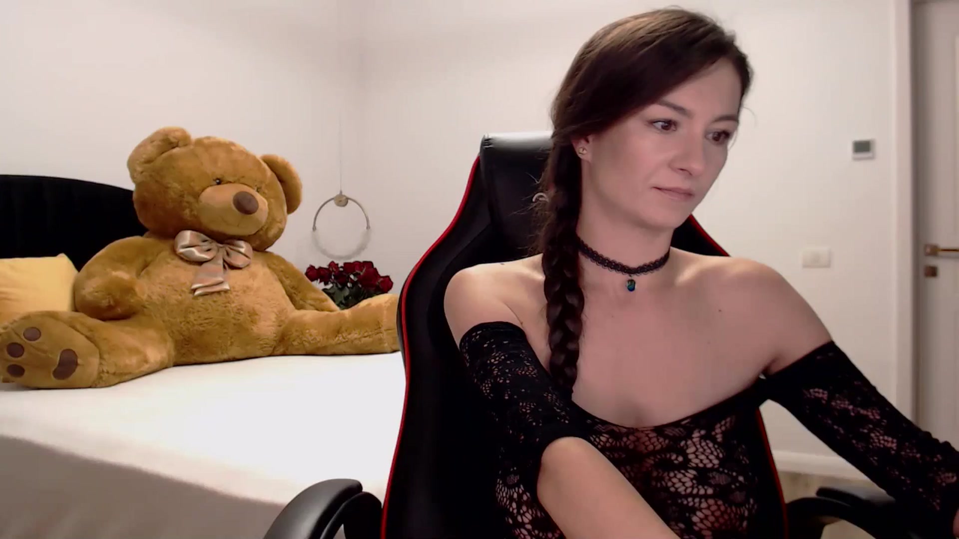 Gallery image thumbnail from LoryBell's myfreecams stream on, 10/01/2024, 22:24 image 17 of 20