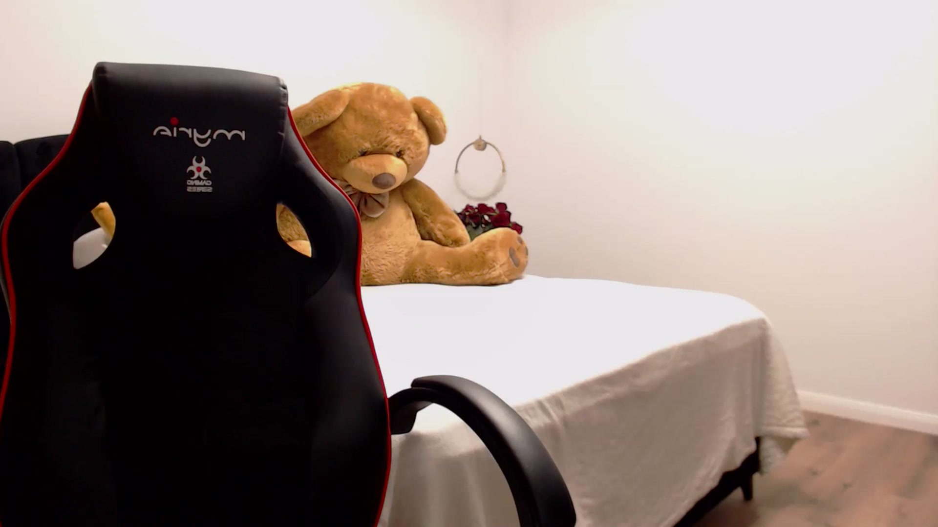 Gallery image thumbnail from LoryBell's myfreecams stream on, 10/03/2024, 24:04 image 9 of 20