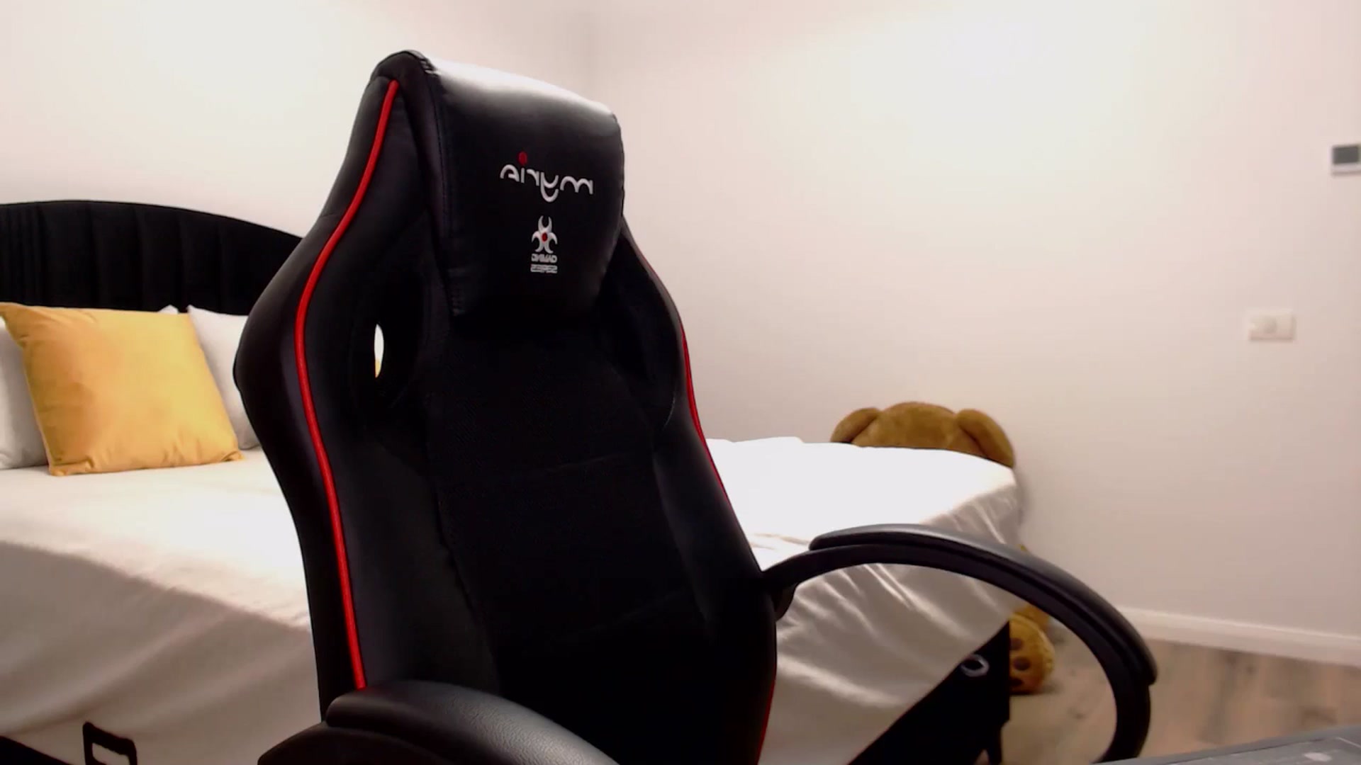 Gallery image thumbnail from LoryBell's myfreecams stream on, 10/04/2024, 01:44 image 2 of 20