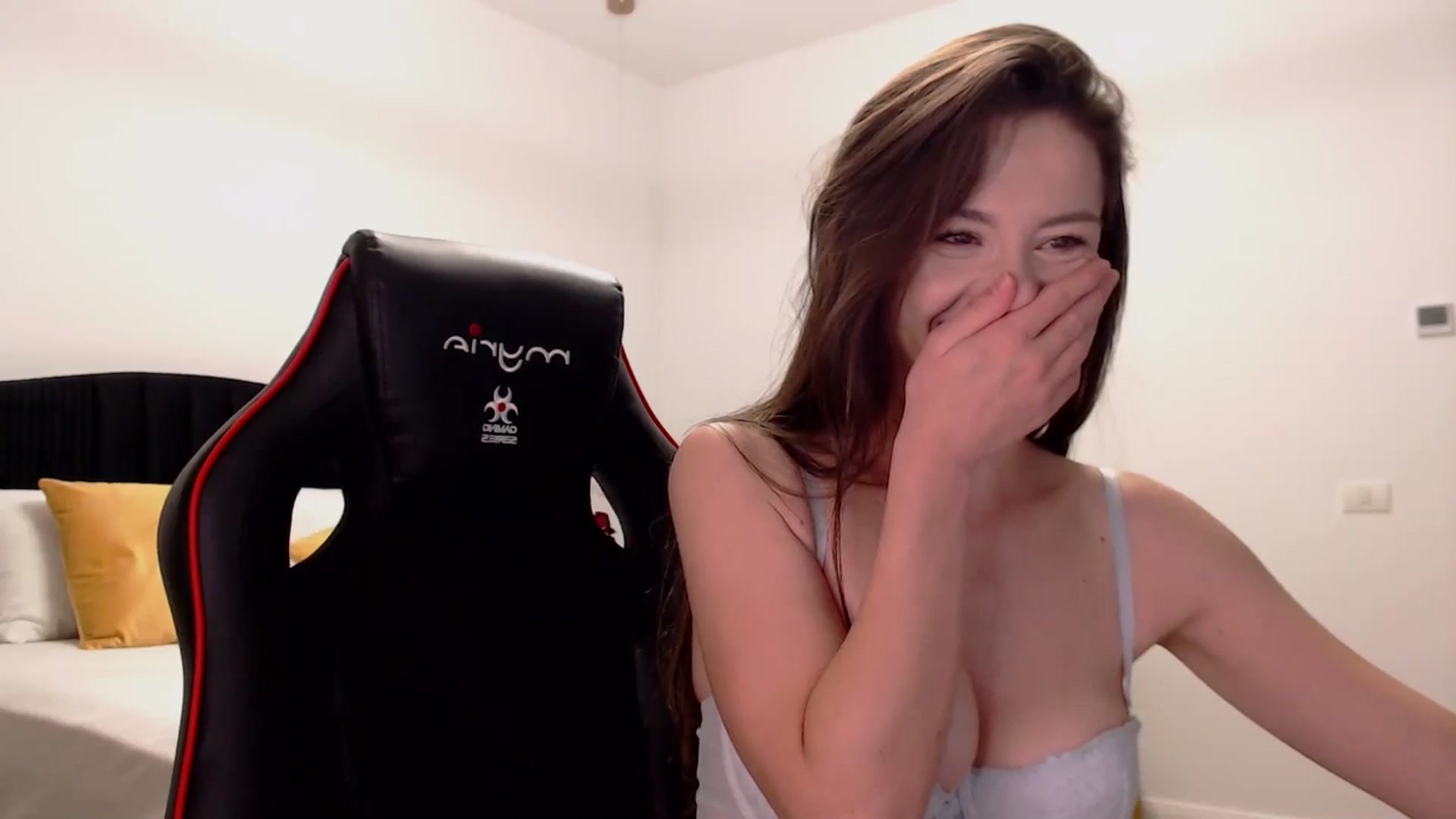 Gallery image thumbnail from LoryBell's myfreecams stream on, 10/04/2024, 01:44 image 10 of 20
