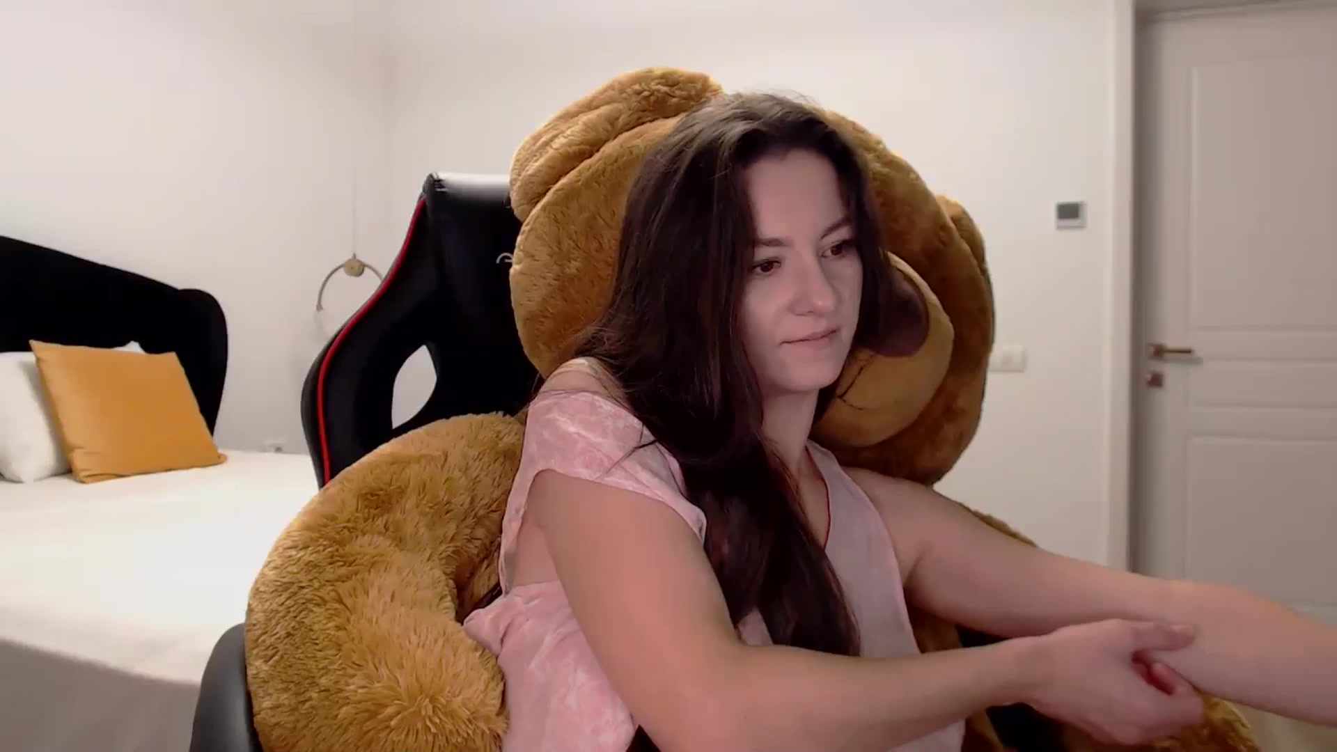 Gallery image thumbnail from LoryBell's myfreecams stream on, 10/11/2024, 24:40 image 14 of 20