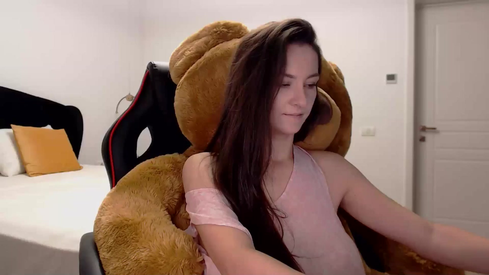 Gallery image thumbnail from LoryBell's myfreecams stream on, 10/11/2024, 24:40 image 12 of 20