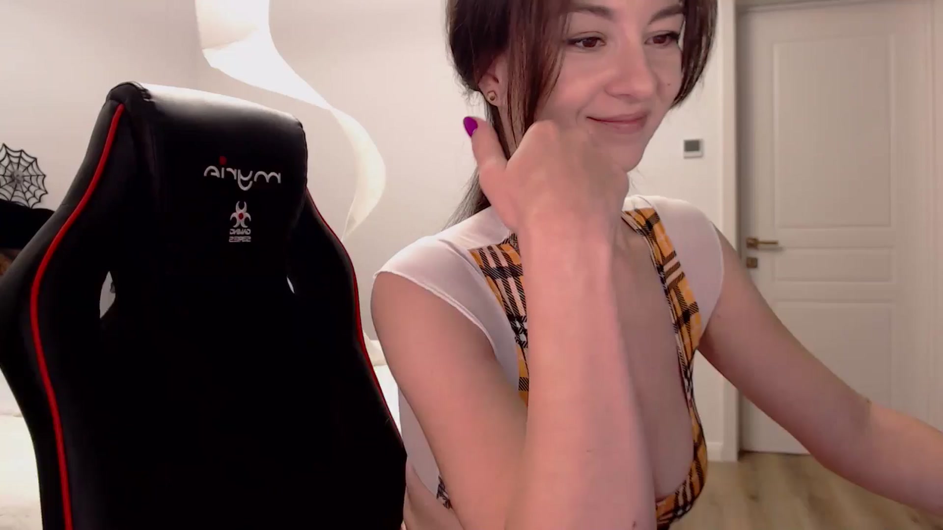 Gallery image thumbnail from LoryBell's myfreecams stream on, 10/24/2024, 24:31 image 16 of 20