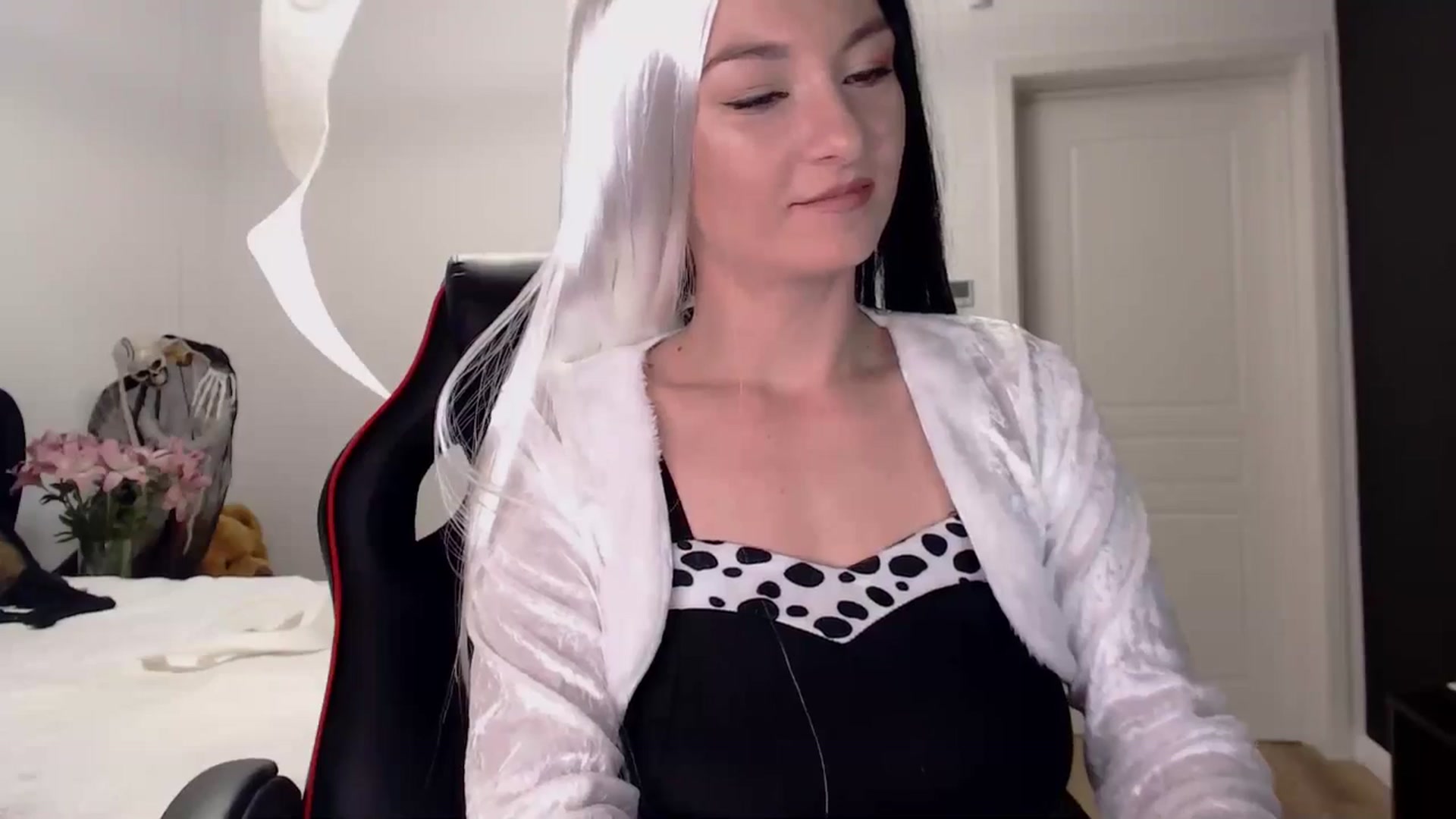 Gallery image thumbnail from LoryBell's myfreecams stream on, 10/31/2024, 24:06 image 5 of 20