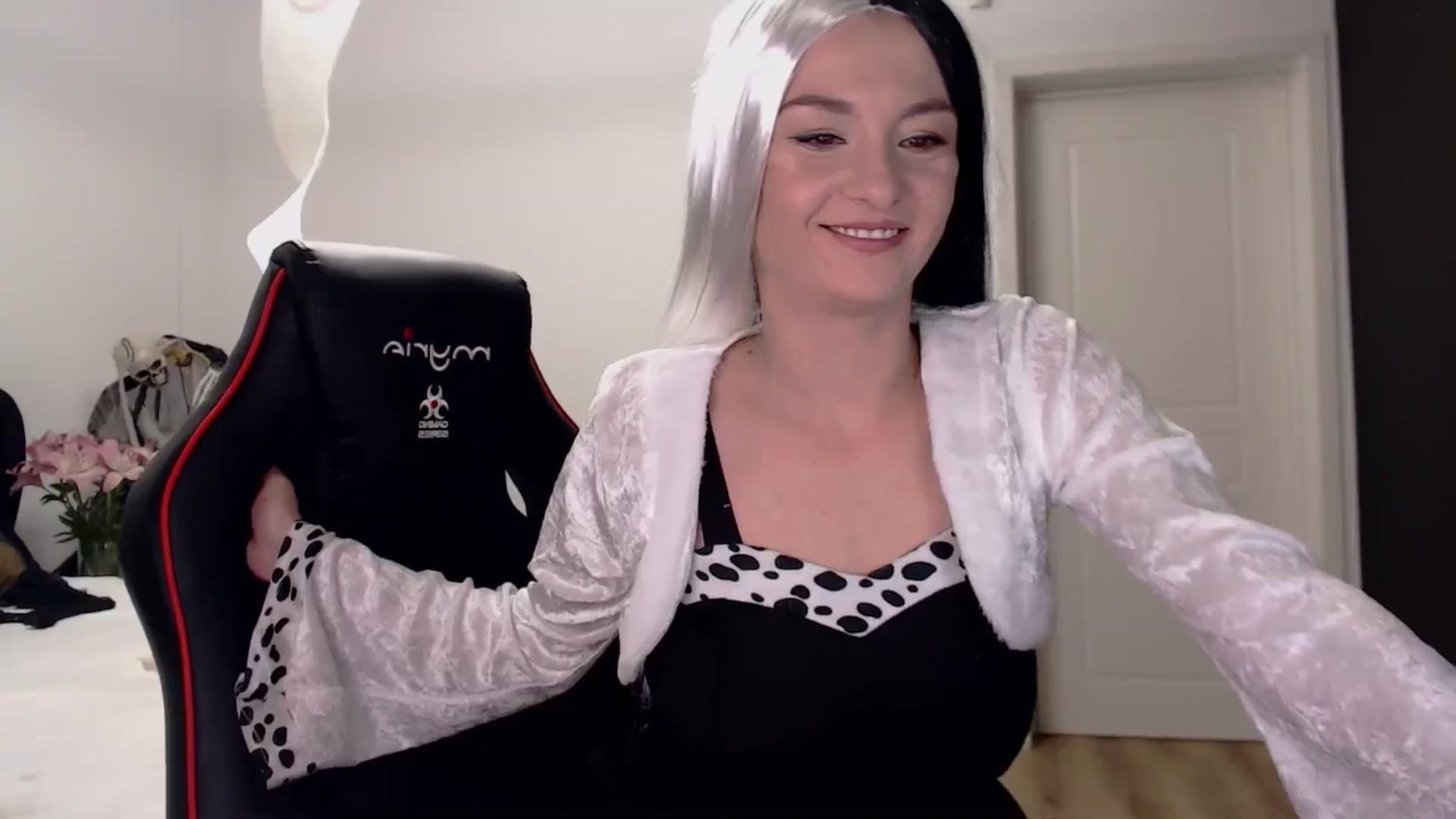 Gallery image thumbnail from LoryBell's myfreecams stream on, 10/31/2024, 24:06 image 2 of 20