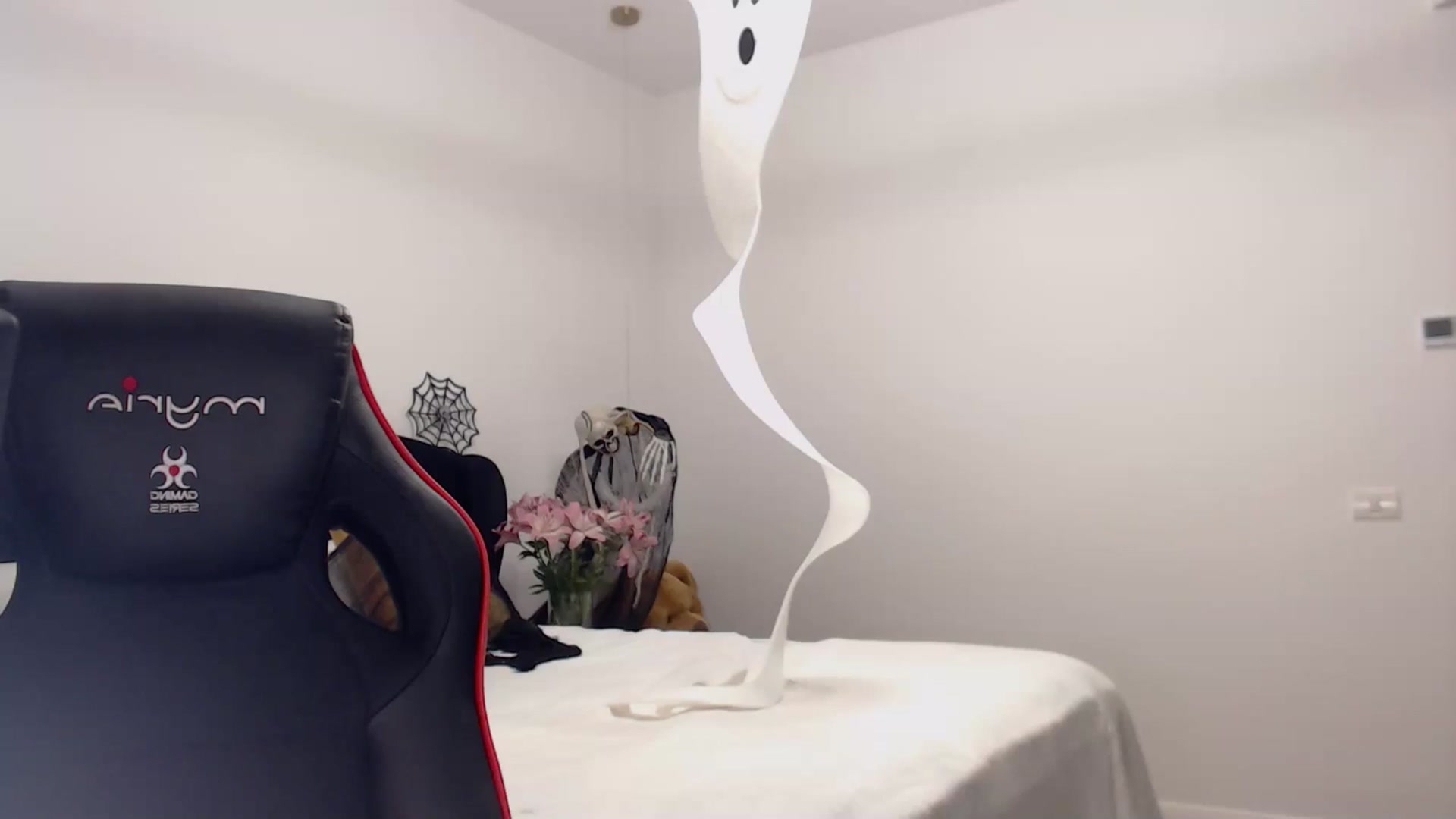 Gallery image thumbnail from LoryBell's myfreecams stream on, 10/31/2024, 24:06 image 10 of 20