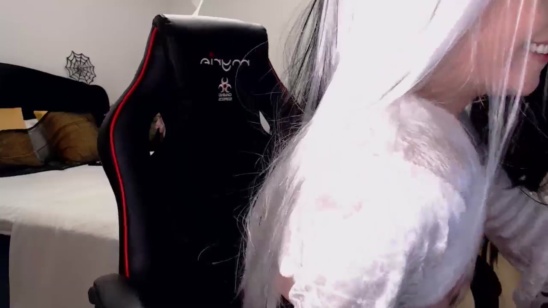 Gallery image thumbnail from LoryBell's myfreecams stream on, 10/31/2024, 24:22 image 8 of 20