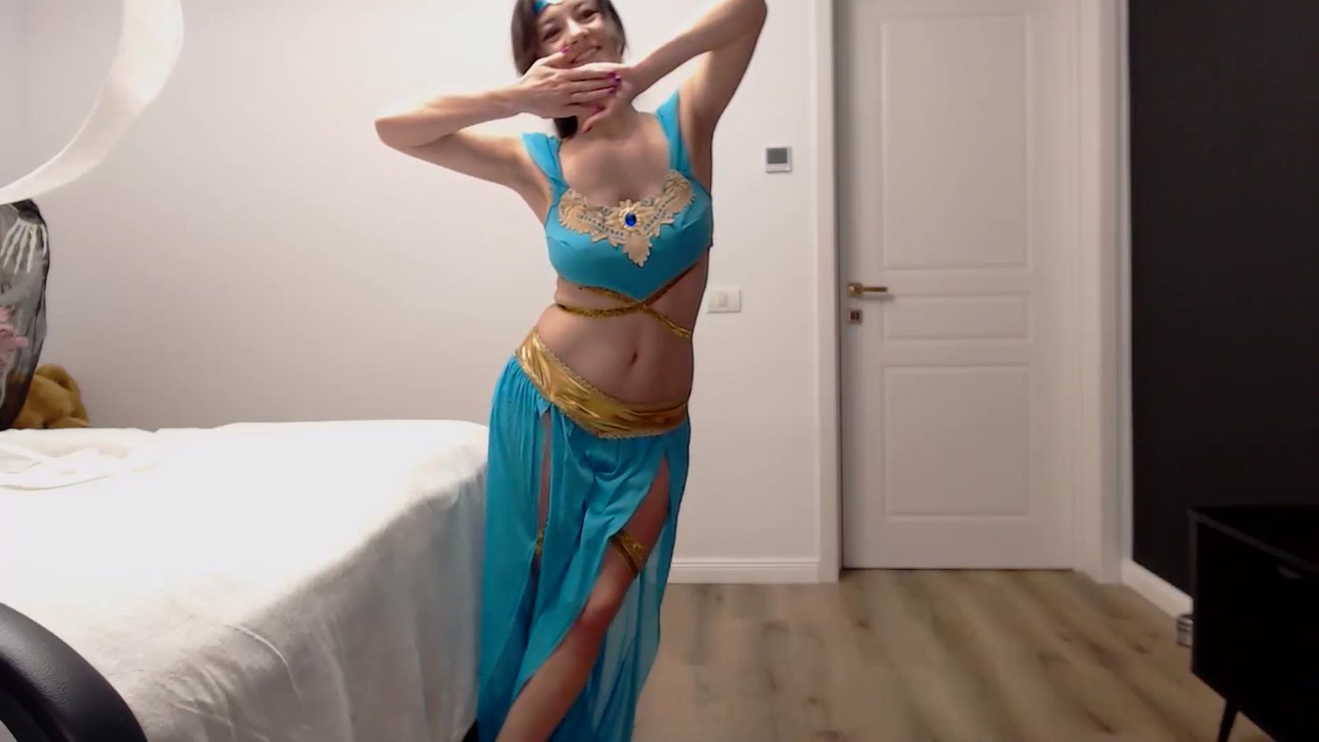 Gallery image thumbnail from LoryBell's myfreecams stream on, 11/01/2024, 02:34 image 11 of 20