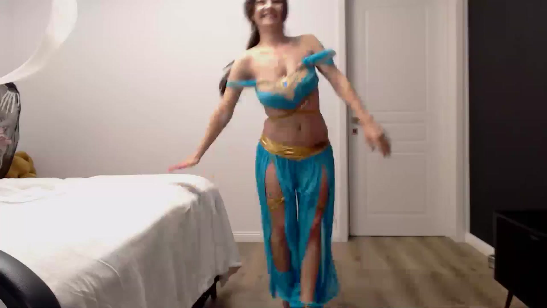 Gallery image thumbnail from LoryBell's myfreecams stream on, 11/01/2024, 02:34 image 9 of 20