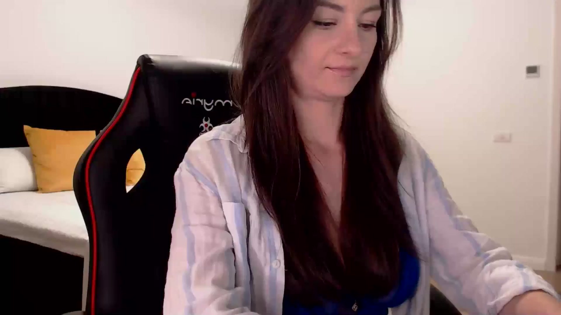 Gallery image thumbnail from LoryBell's myfreecams stream on, 11/02/2024, 01:33 image 3 of 20