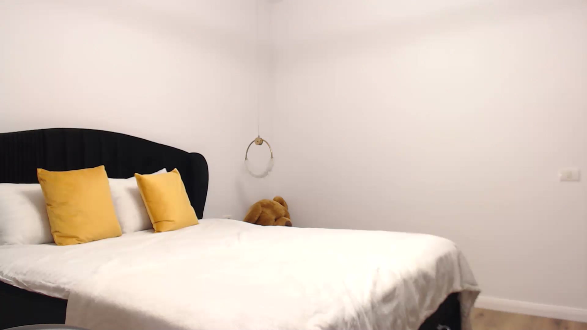 Gallery image thumbnail from LoryBell's myfreecams stream on, 11/05/2024, 24:04 image 13 of 20