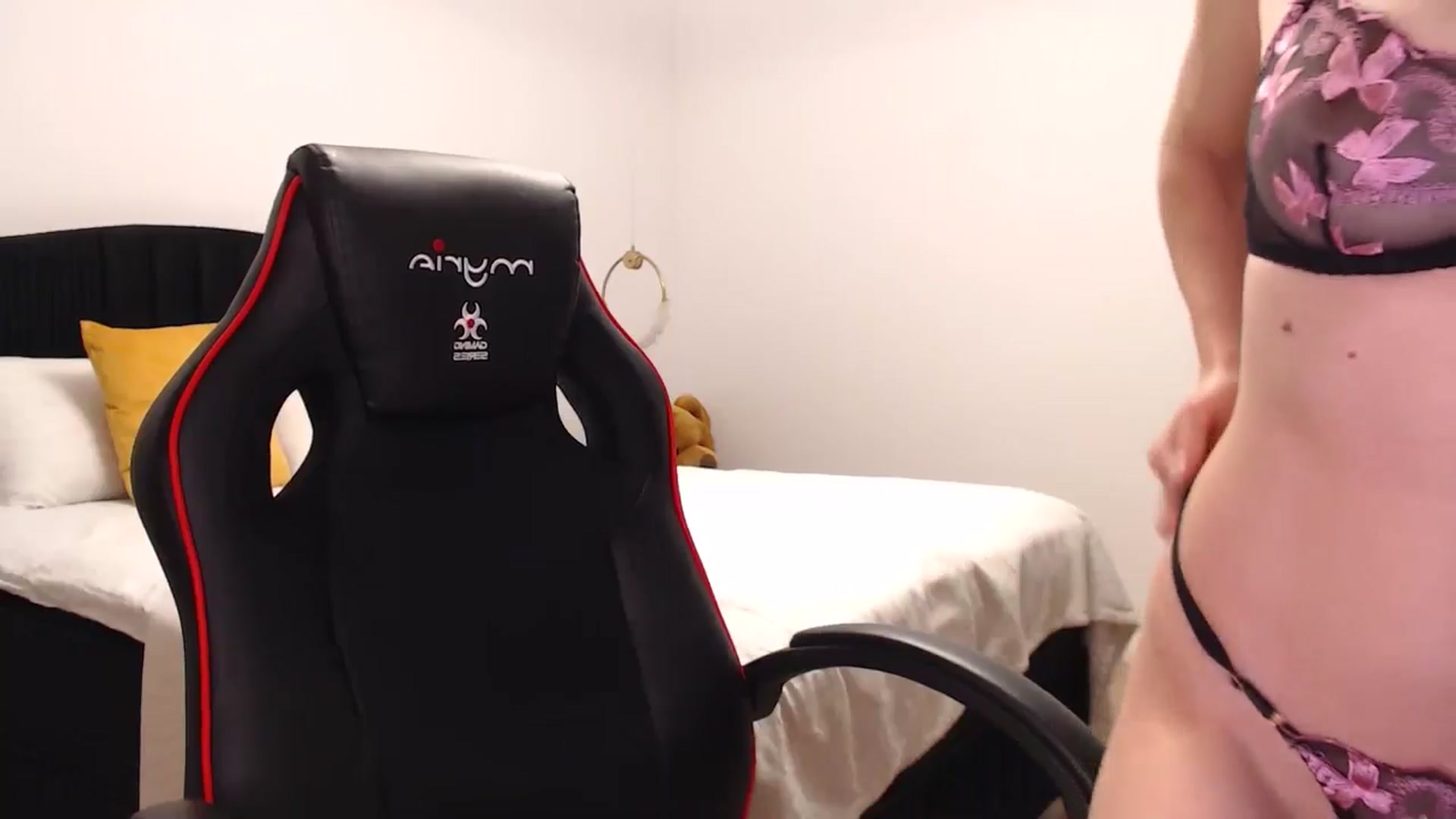 Gallery image thumbnail from LoryBell's myfreecams stream on, 11/05/2024, 03:04 image 17 of 20
