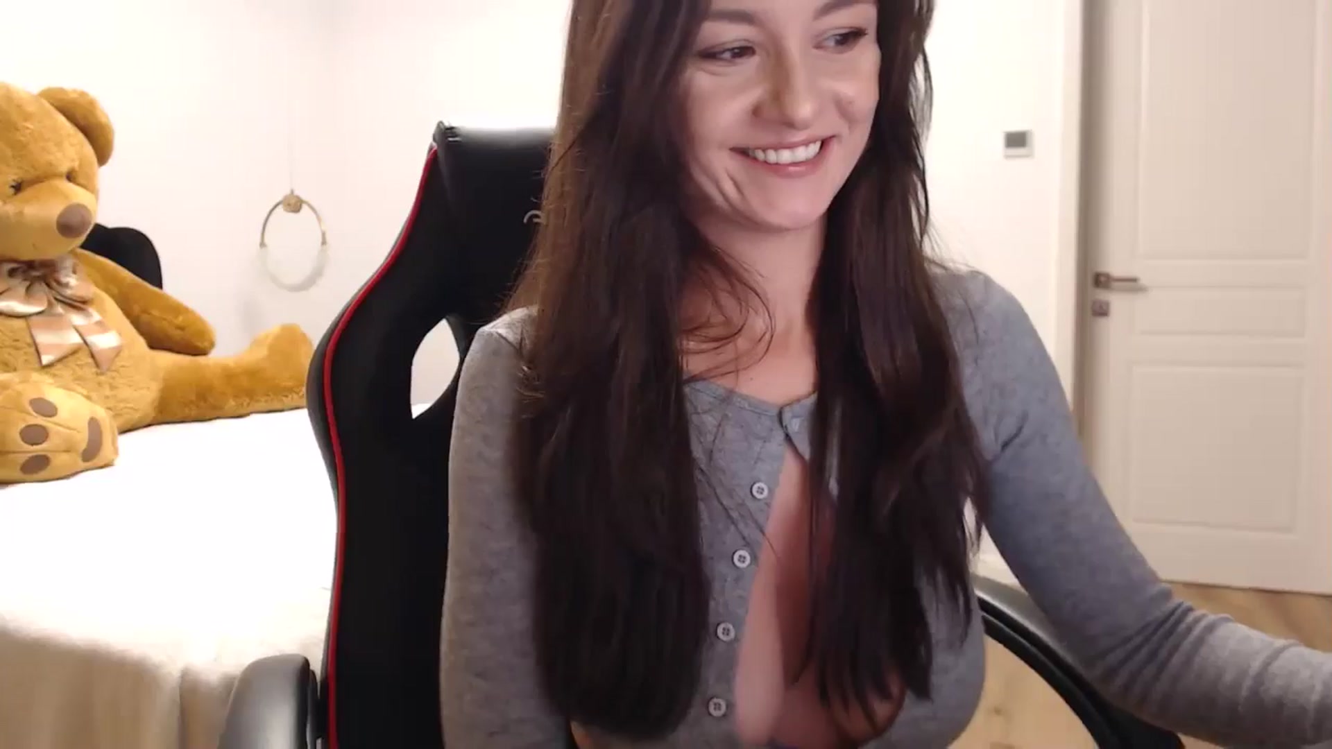 Gallery image thumbnail from LoryBell's myfreecams stream on, 11/07/2024, 02:01 image 9 of 20