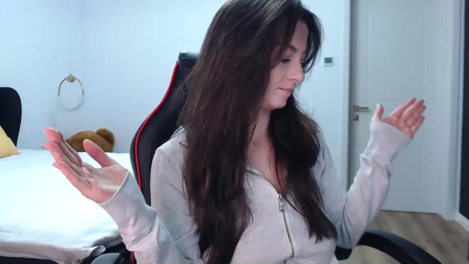 Gallery image thumbnail from LoryBell's myfreecams stream on, 11/09/2024, 23:22 image 20 of 20