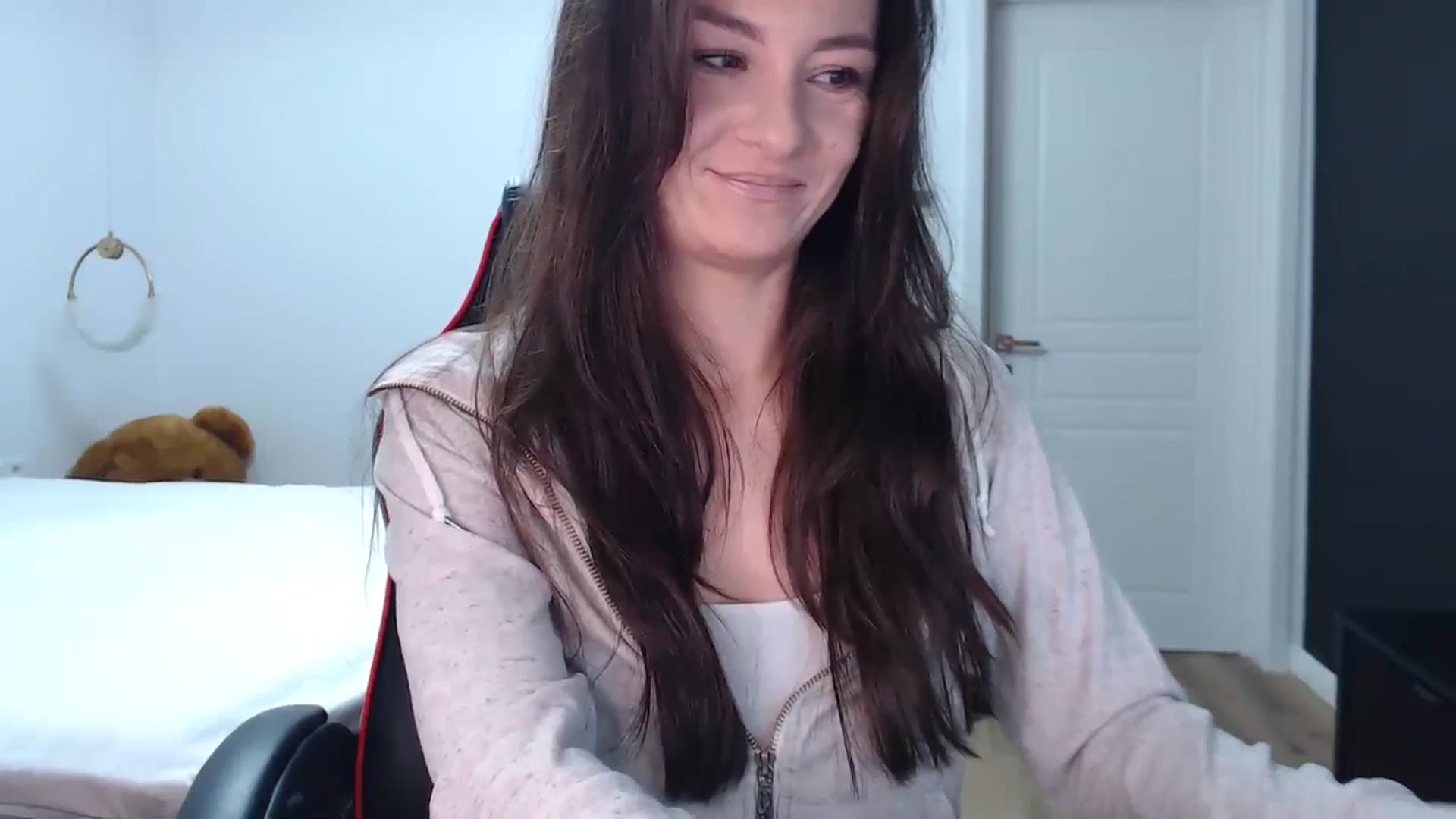 Gallery image thumbnail from LoryBell's myfreecams stream on, 11/09/2024, 23:22 image 10 of 20