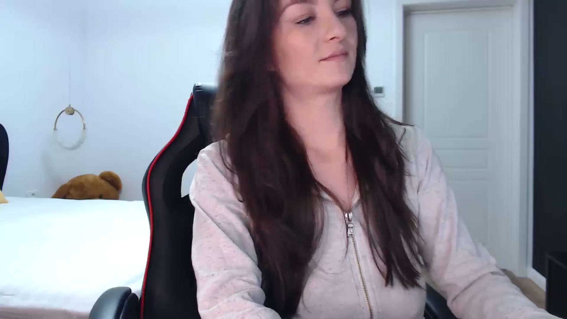 Gallery image thumbnail from LoryBell's myfreecams stream on, 11/10/2024, 01:03 image 2 of 20