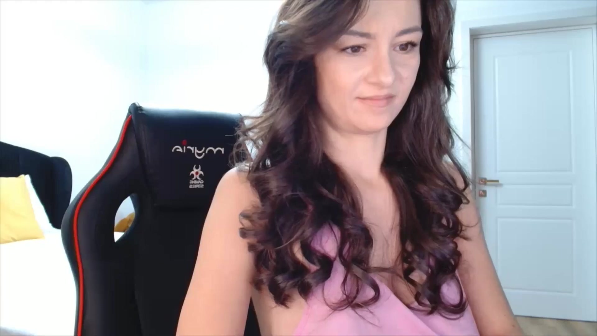 Gallery image thumbnail from LoryBell's myfreecams stream on, 11/12/2024, 24:17 image 10 of 20