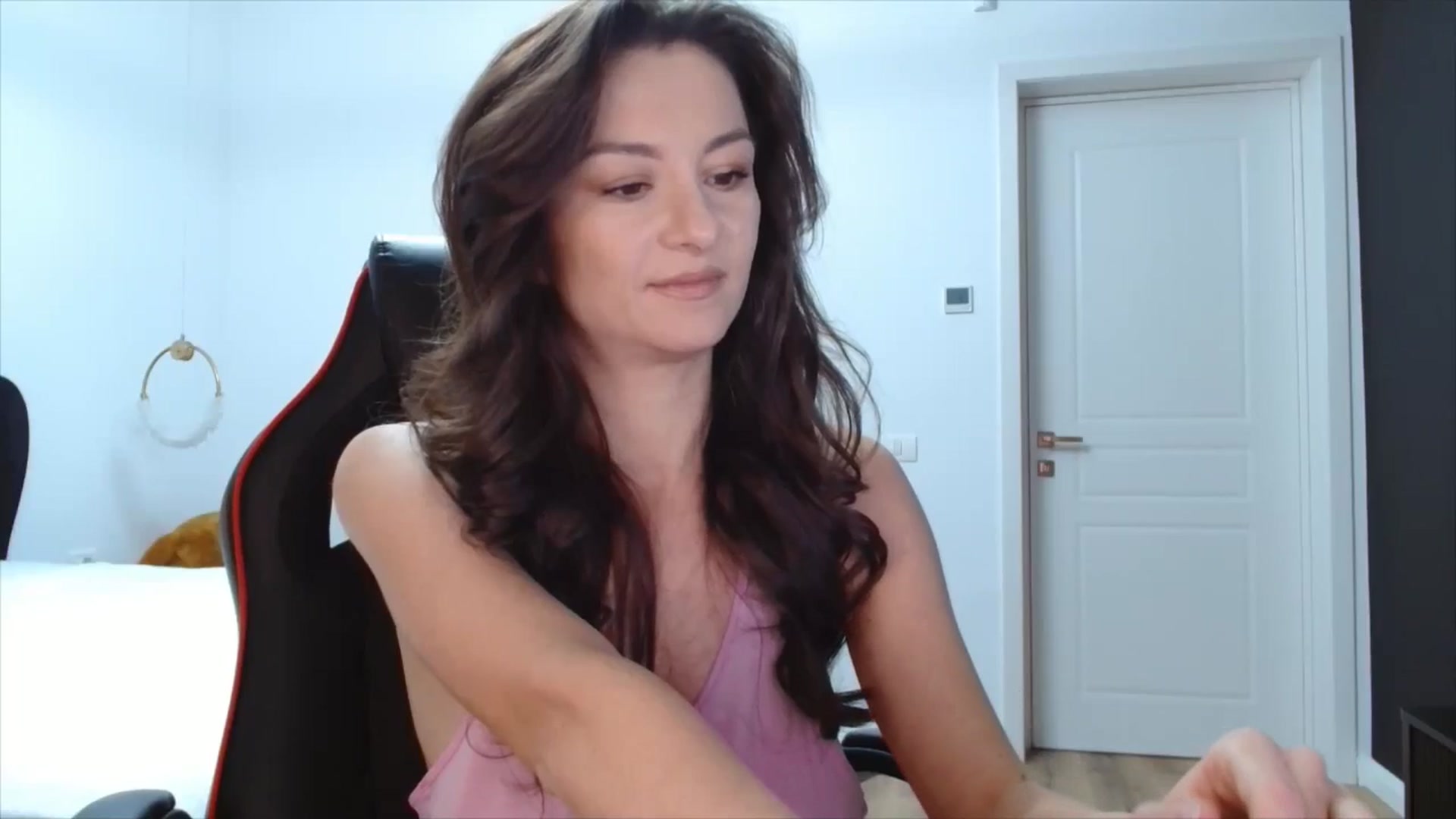 Gallery image thumbnail from LoryBell's myfreecams stream on, 11/12/2024, 24:17 image 20 of 20