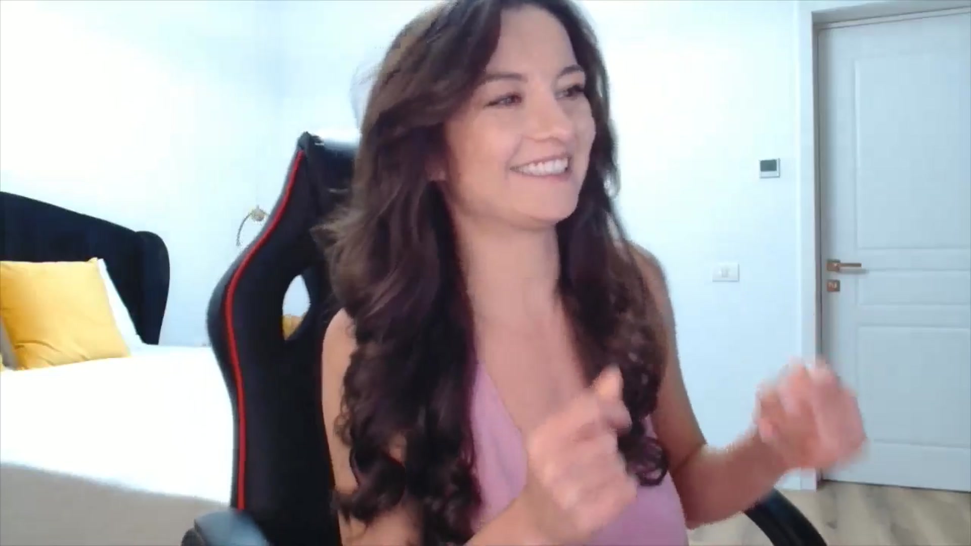 Gallery image thumbnail from LoryBell's myfreecams stream on, 11/12/2024, 01:12 image 9 of 20