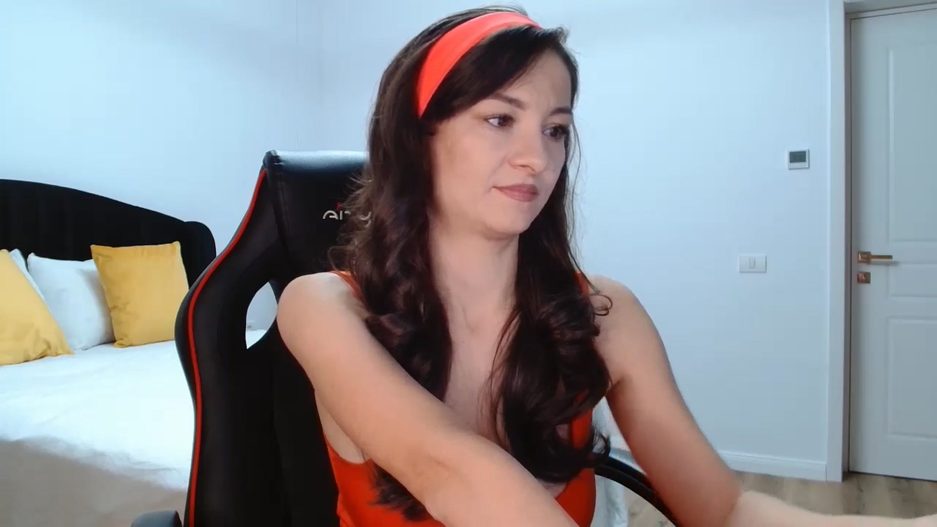 Gallery image thumbnail from LoryBell's myfreecams stream on, 11/13/2024, 24:02 image 6 of 20
