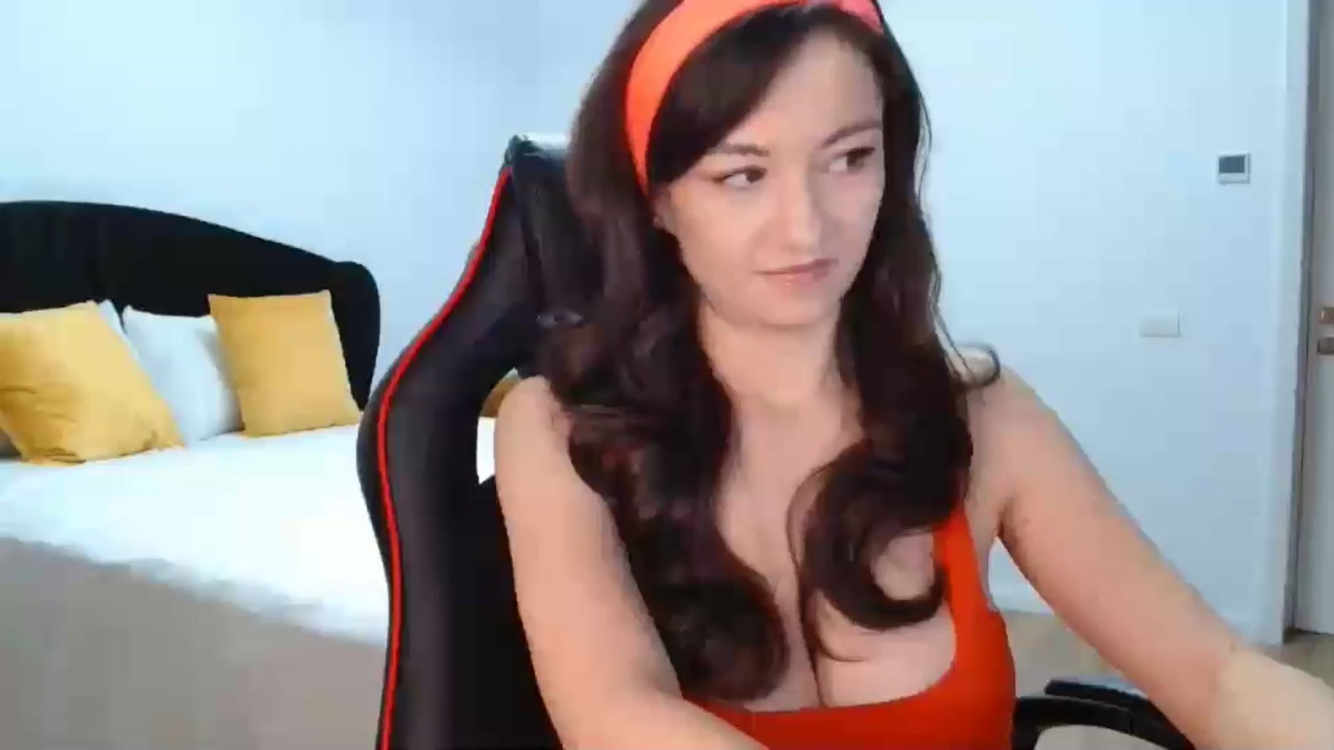 Gallery image thumbnail from LoryBell's myfreecams stream on, 11/13/2024, 24:02 image 17 of 20
