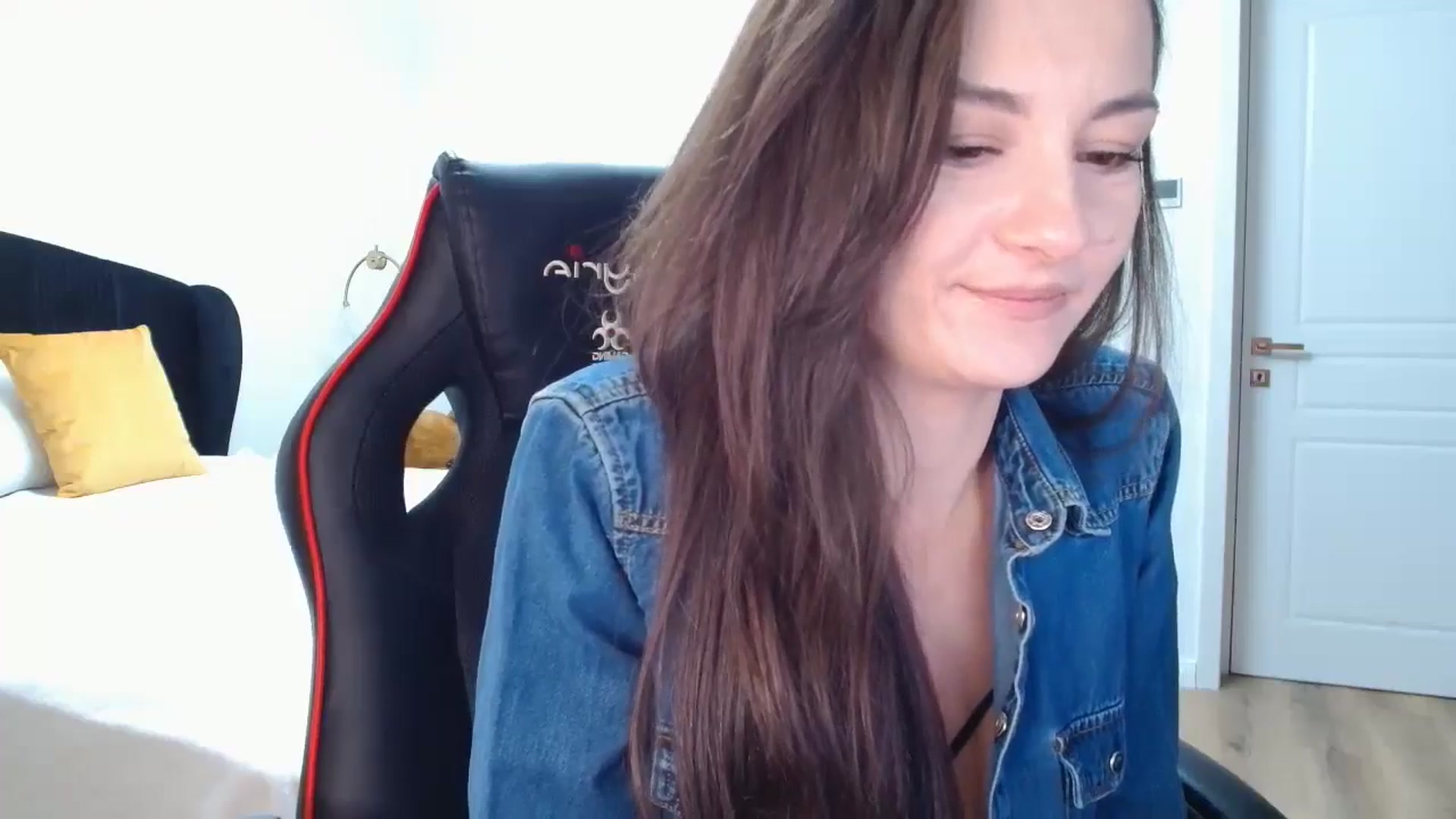Gallery image thumbnail from LoryBell's myfreecams stream on, 11/17/2024, 01:40 image 18 of 20