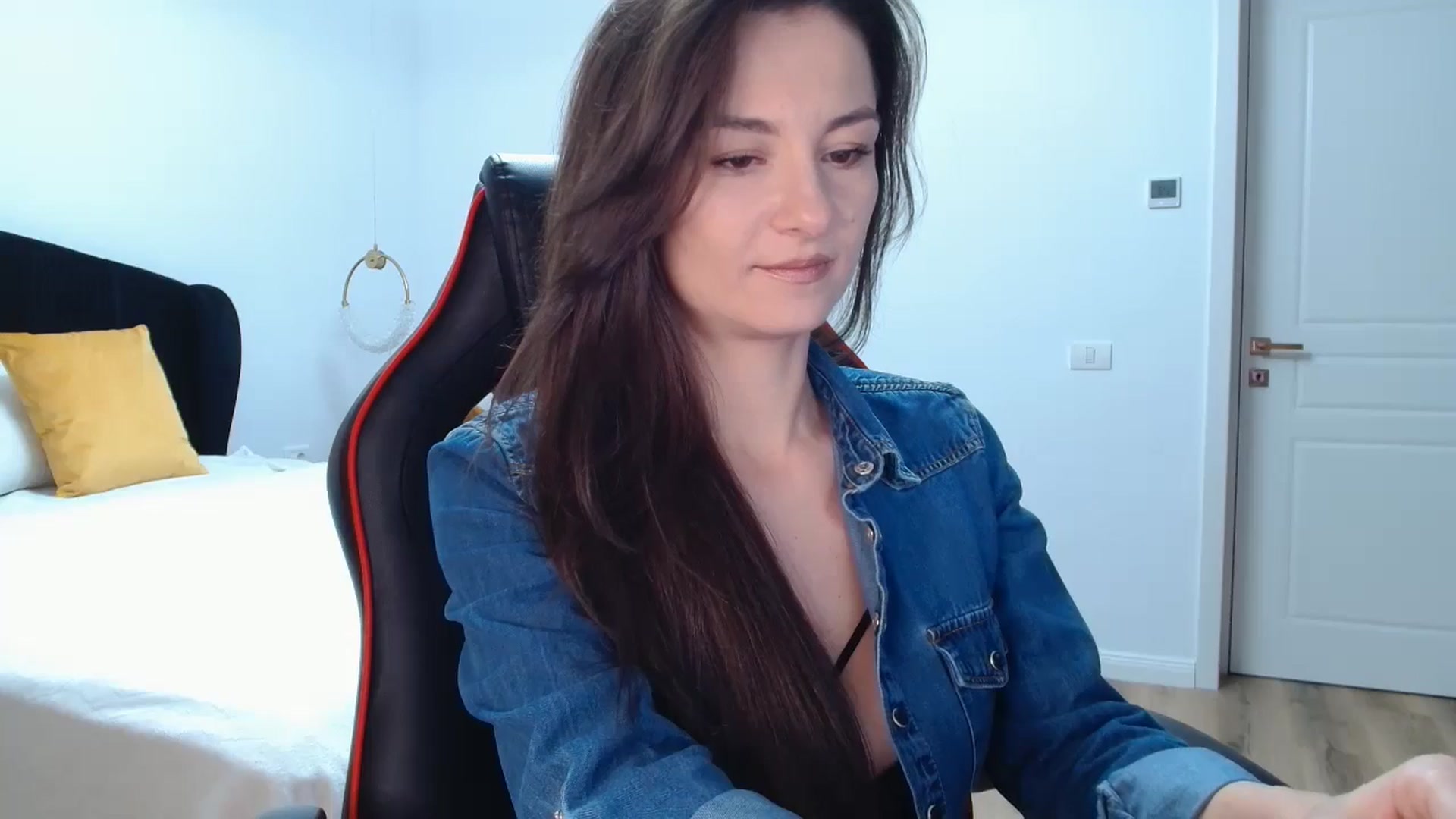 Gallery image thumbnail from LoryBell's myfreecams stream on, 11/17/2024, 01:40 image 10 of 20