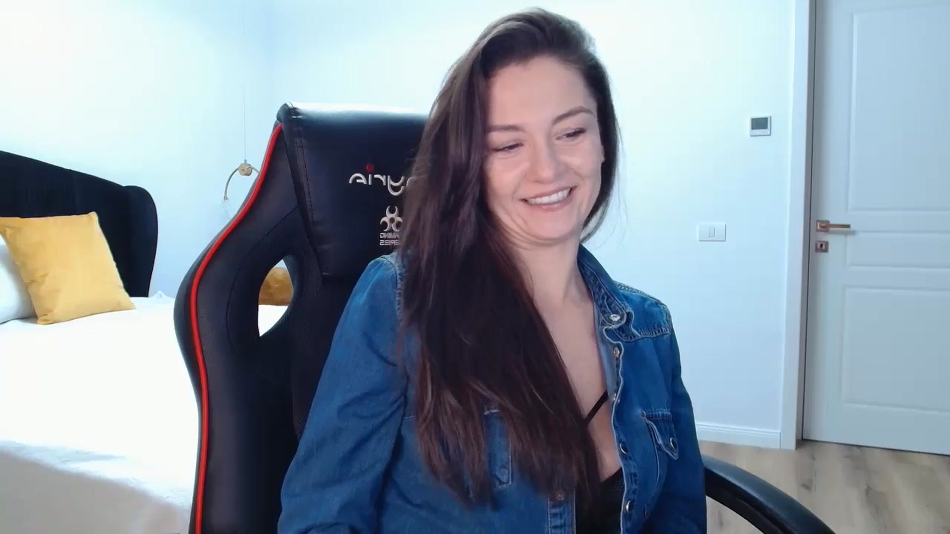 Gallery image thumbnail from LoryBell's myfreecams stream on, 11/17/2024, 01:40 image 14 of 20