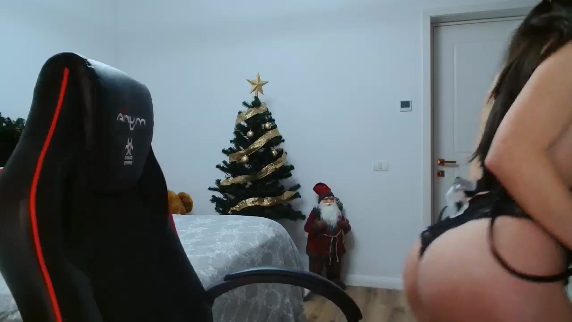 Gallery image thumbnail from LoryBell's myfreecams stream on, 12/02/2024, 24:01 image 17 of 20