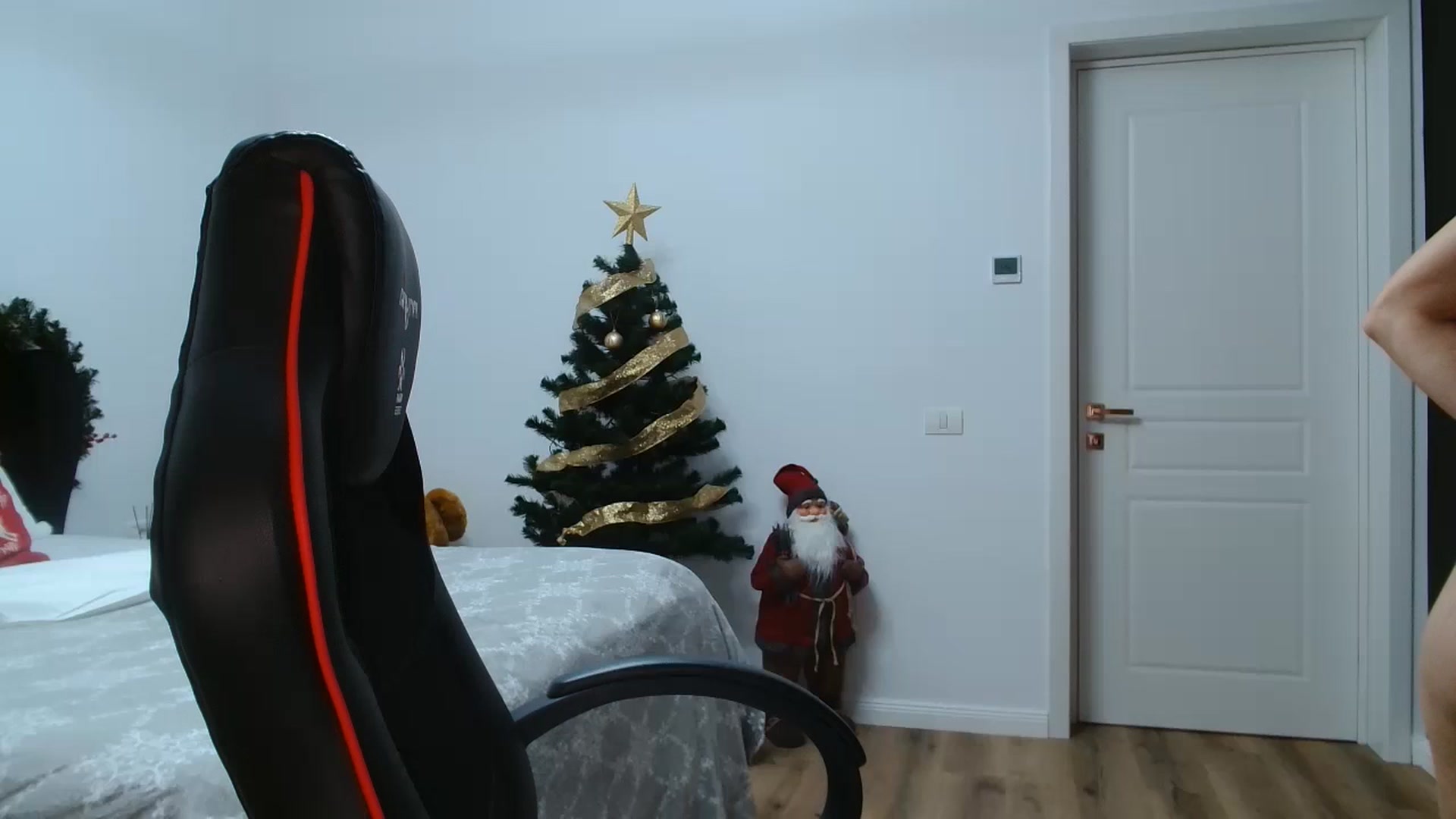 Gallery image thumbnail from LoryBell's myfreecams stream on, 12/02/2024, 24:01 image 7 of 20