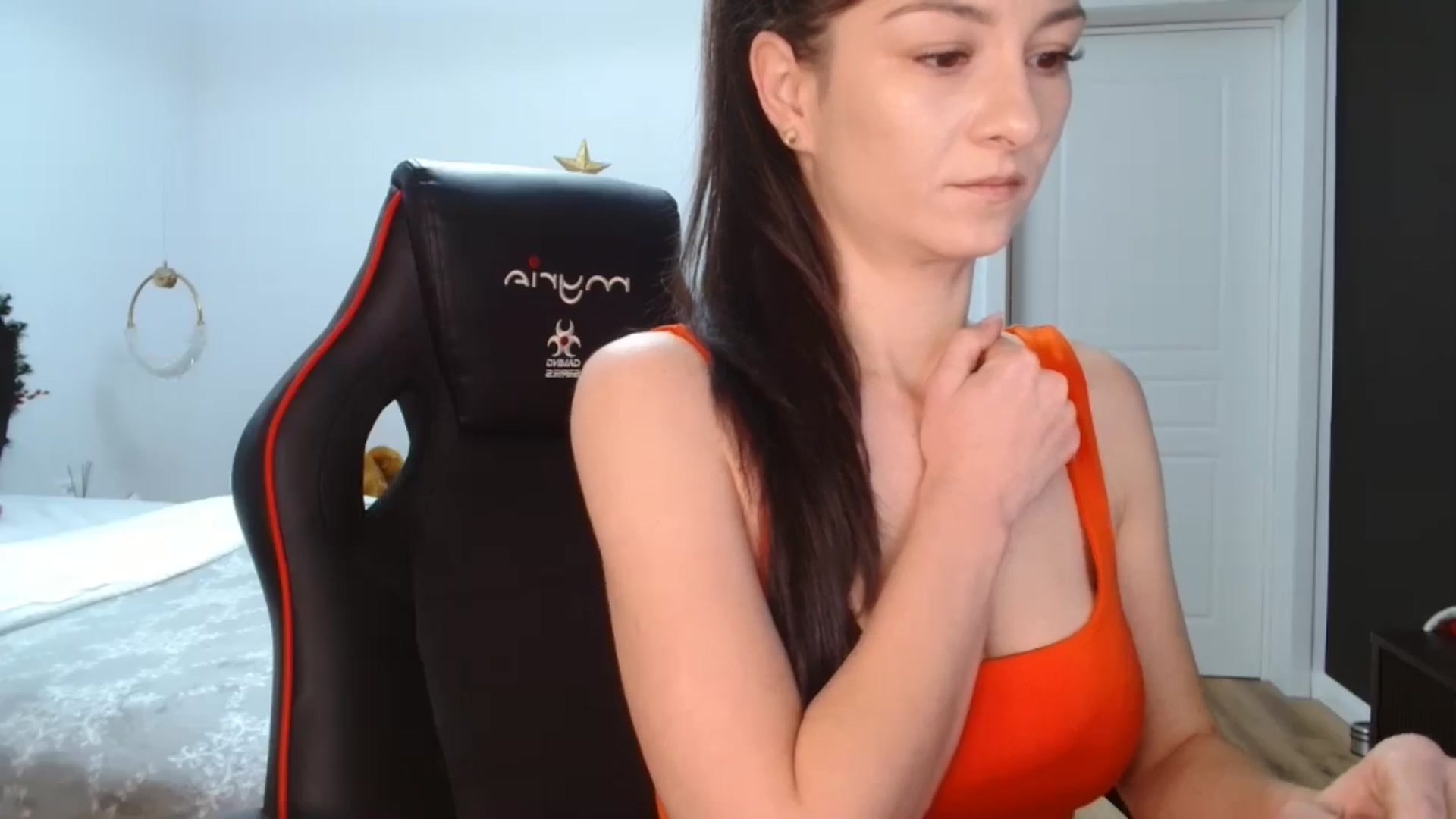 Gallery image thumbnail from LoryBell's myfreecams stream on, 12/03/2024, 24:05 image 14 of 20
