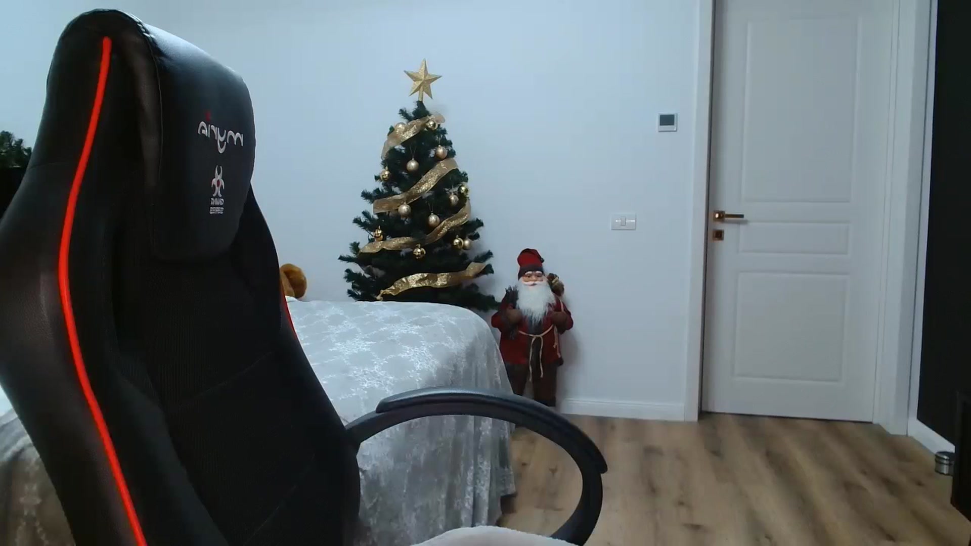 Gallery image thumbnail from LoryBell's myfreecams stream on, 12/04/2024, 01:39 image 4 of 20