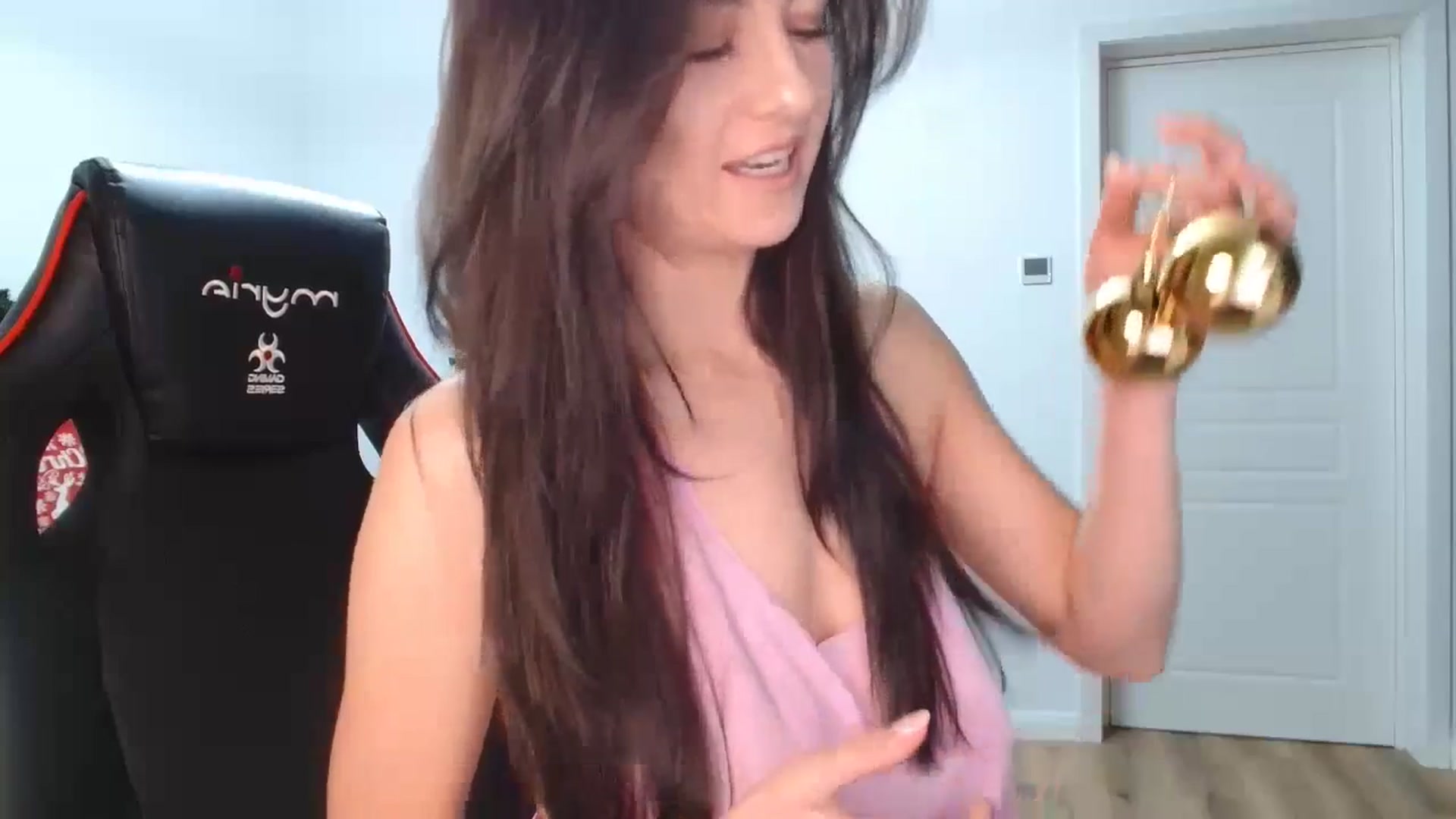 Gallery image thumbnail from LoryBell's myfreecams stream on, 12/05/2024, 24:58 image 5 of 20
