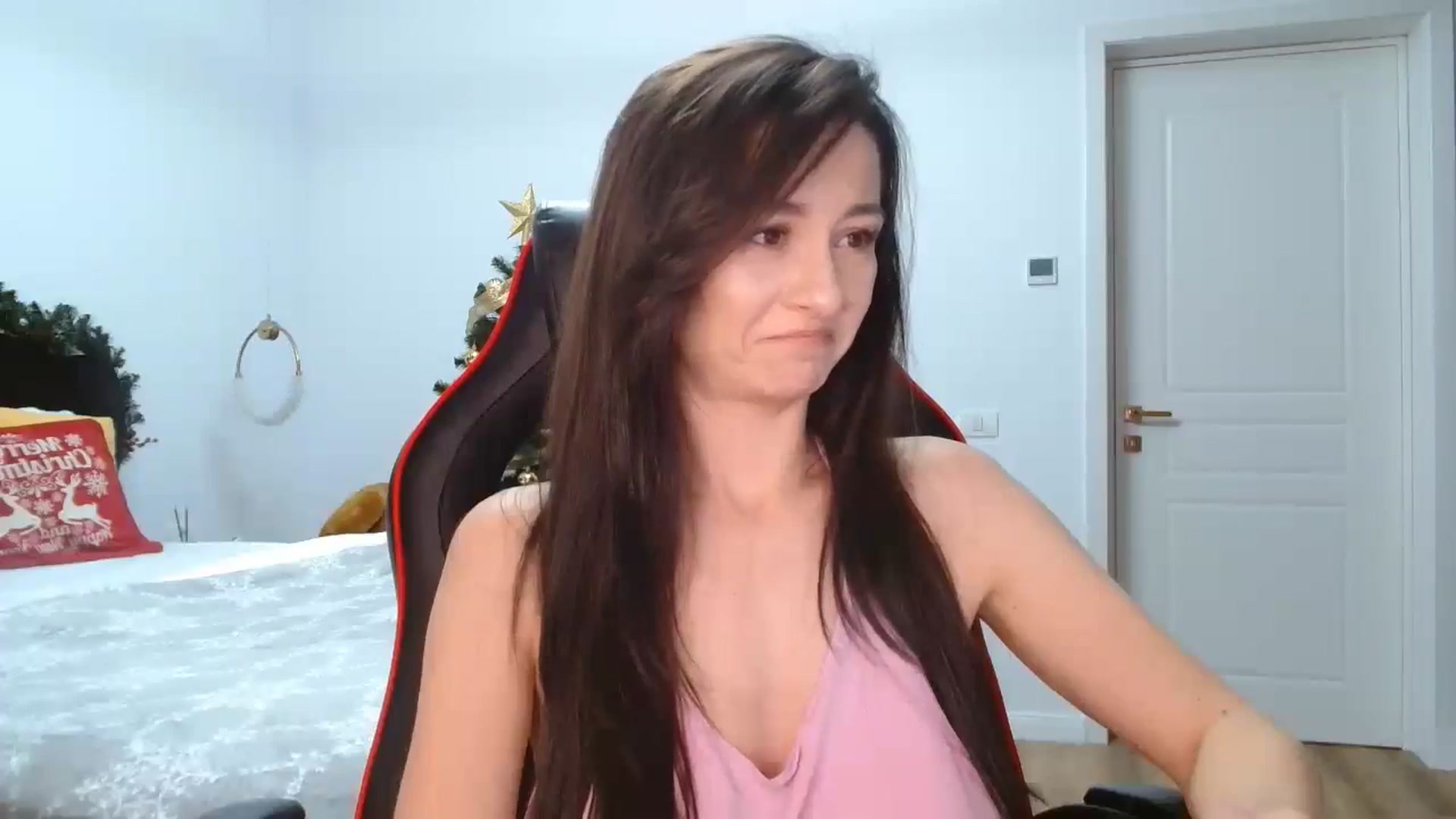 Gallery image thumbnail from LoryBell's myfreecams stream on, 12/05/2024, 02:50 image 9 of 20